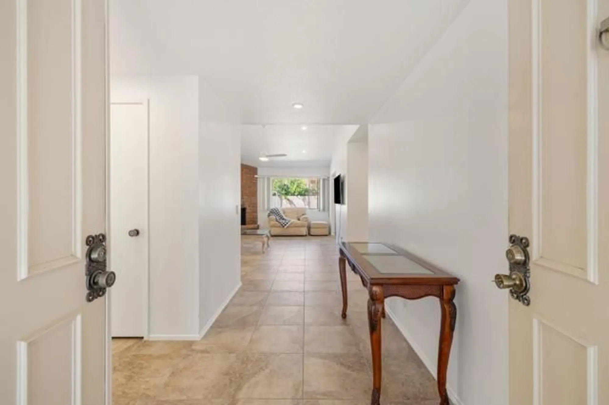 Property Slideshow image 25 of 41 | 2050 silver oak way, Hemet, CA, 92545