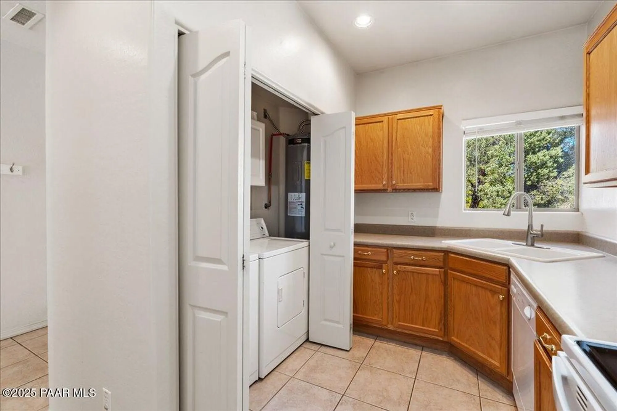 Property Slideshow image 5 of 18 | 4968 summit cir, Prescott, AZ, 86301
