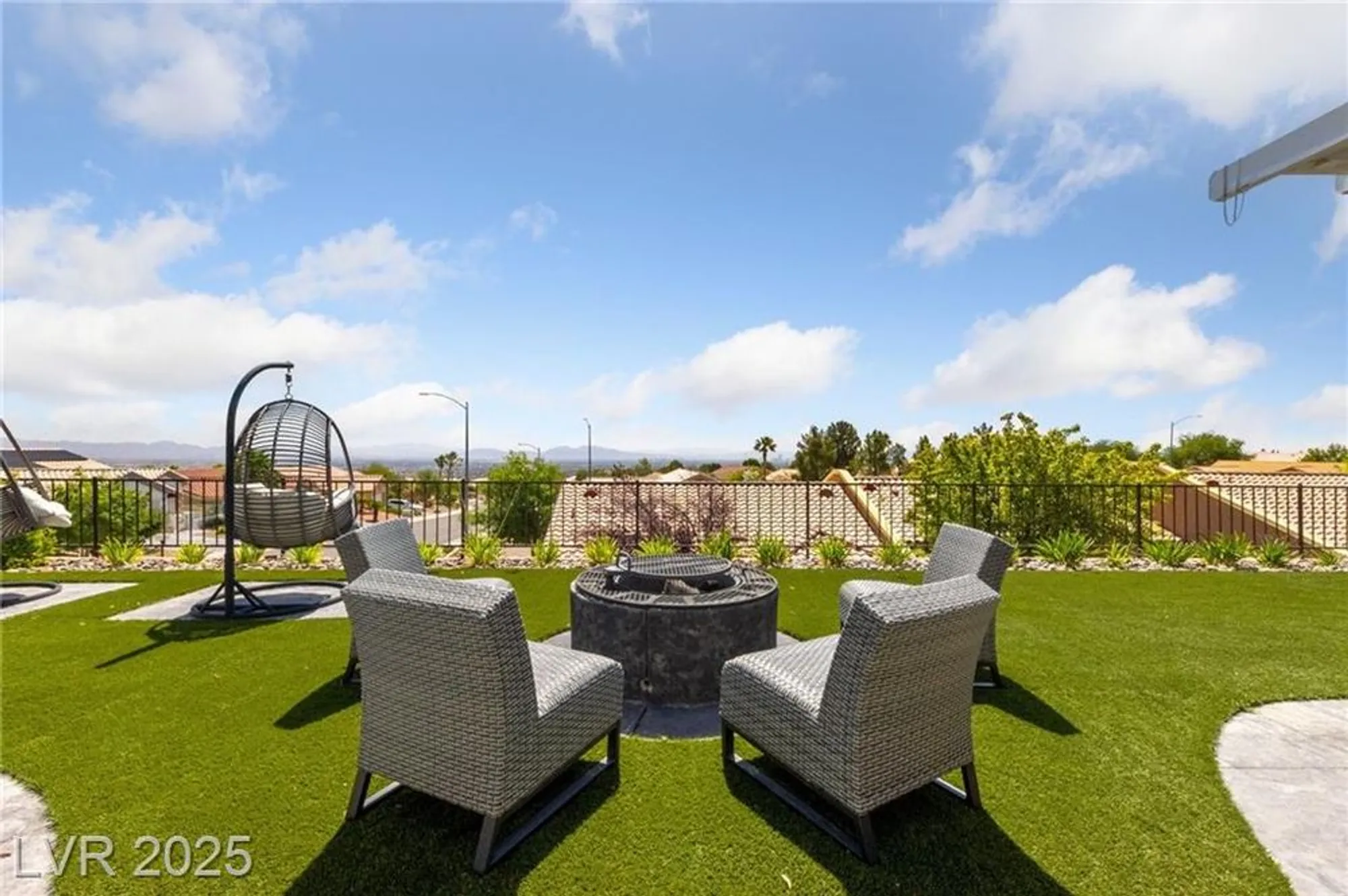 Property Slideshow image 17 of 69 | 2616 faiss dr, Las Vegas, NV, 89134