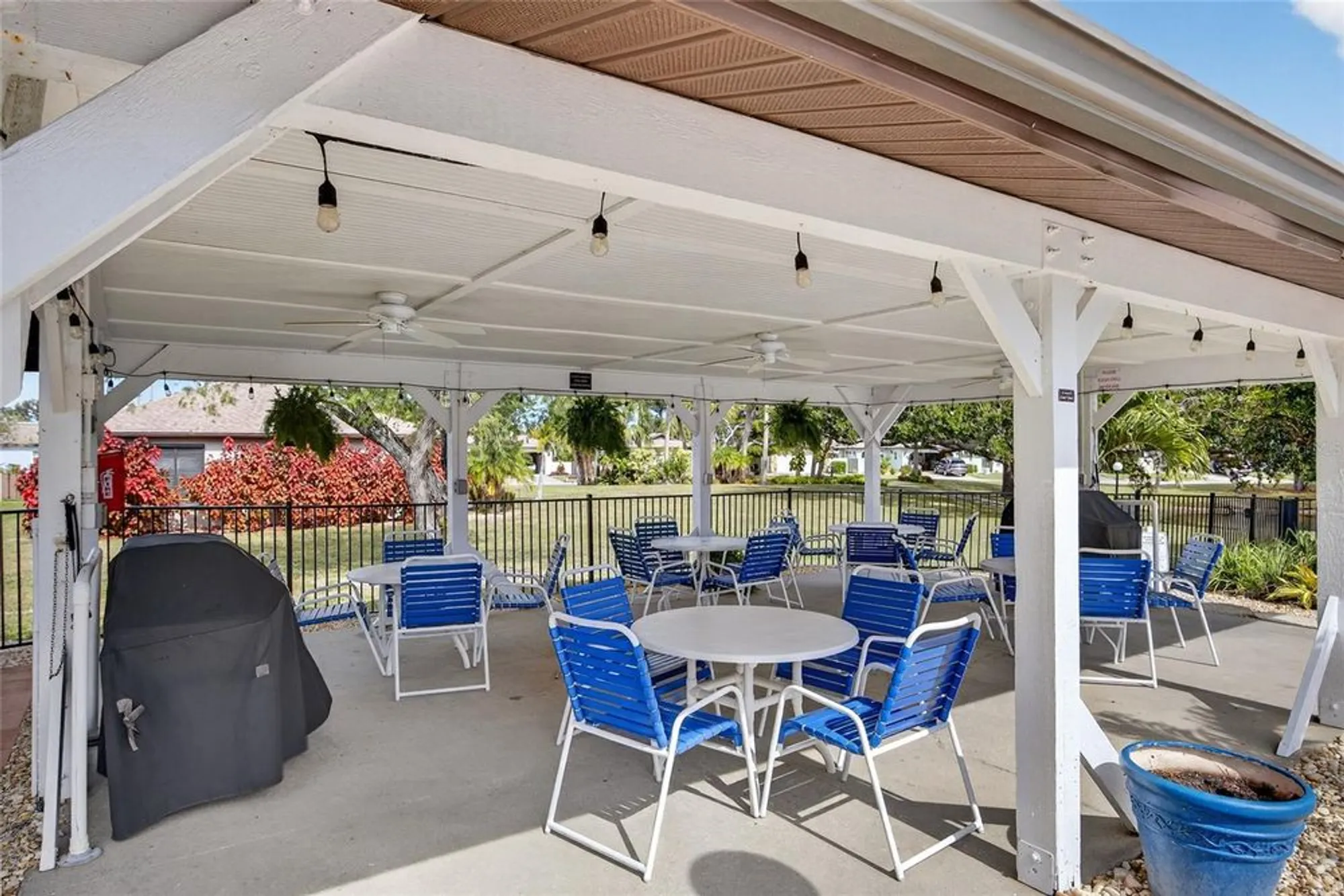 Property Slideshow image 31 of 40 | 612 chestnut ln # 100, Englewood, FL, 34223