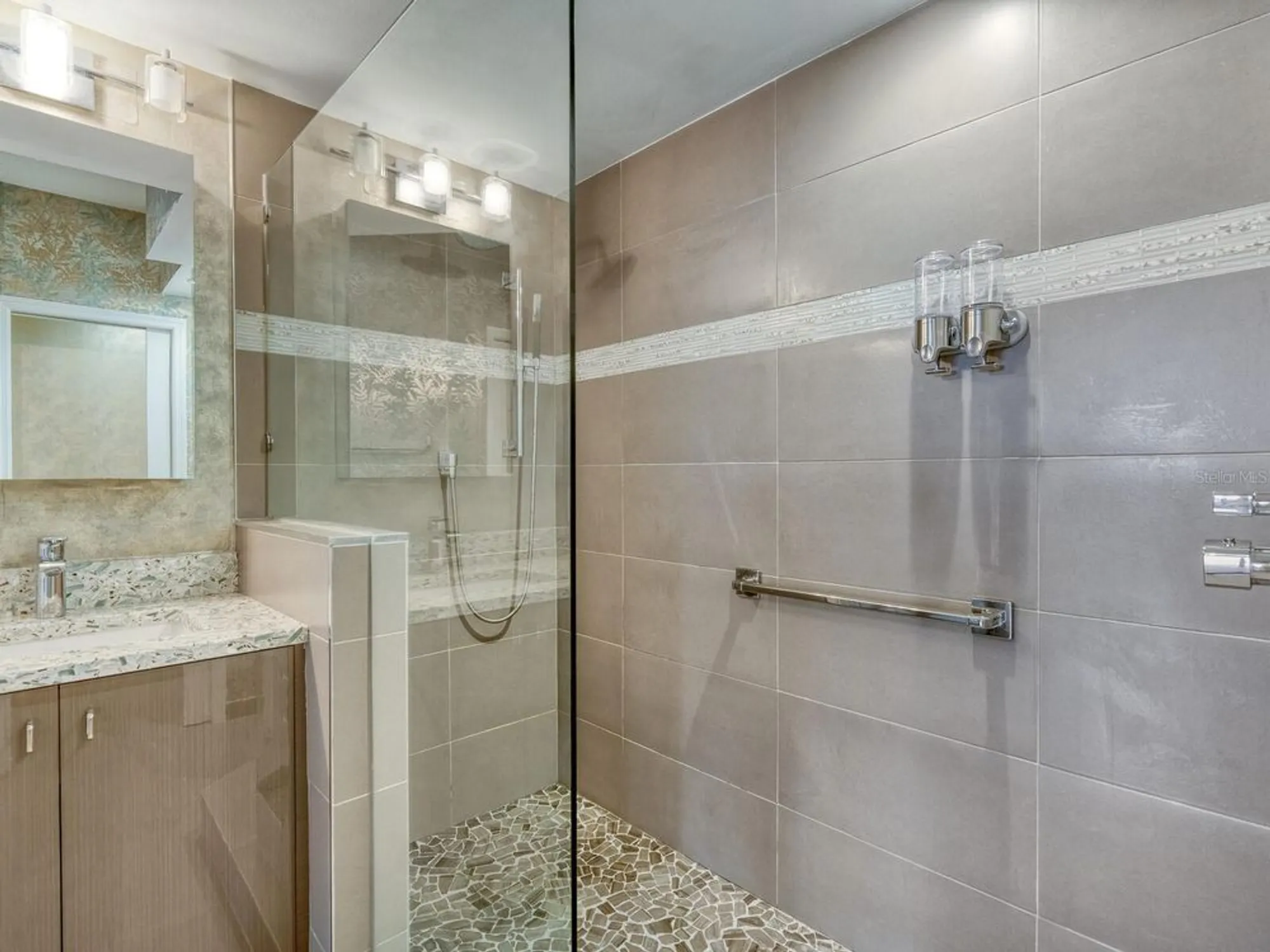 Property Slideshow image 26 of 59 | 5420 eagles point cir apt 105, Sarasota, FL, 34231