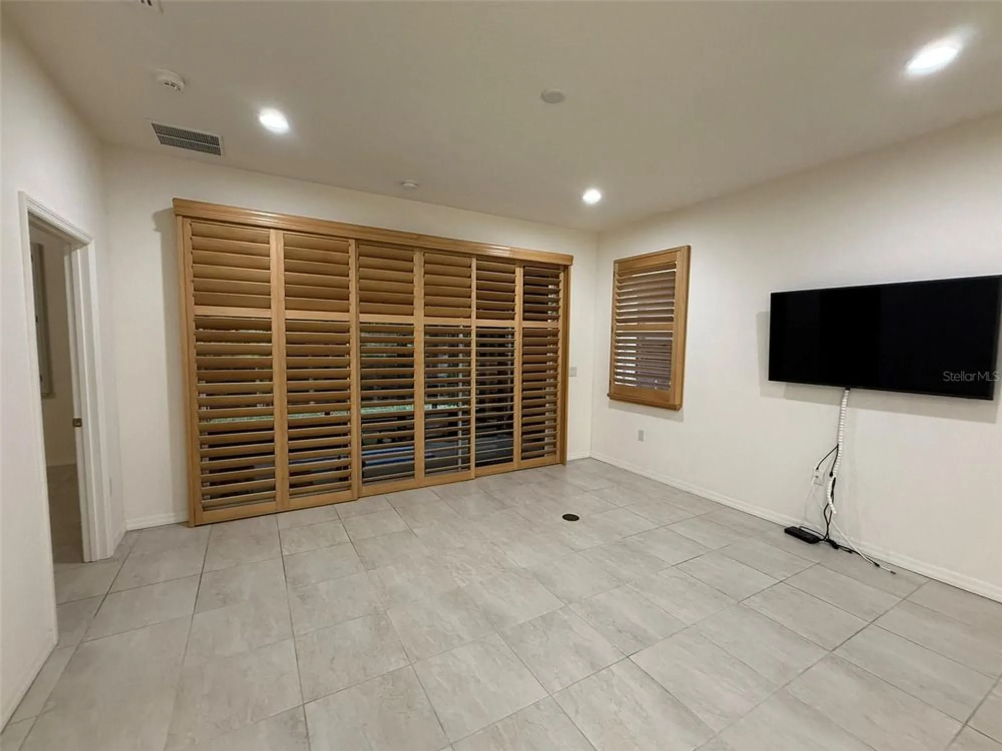 Property Slideshow image 5 of 32 | 1579 vienna square dr, Winter Haven, FL, 33884