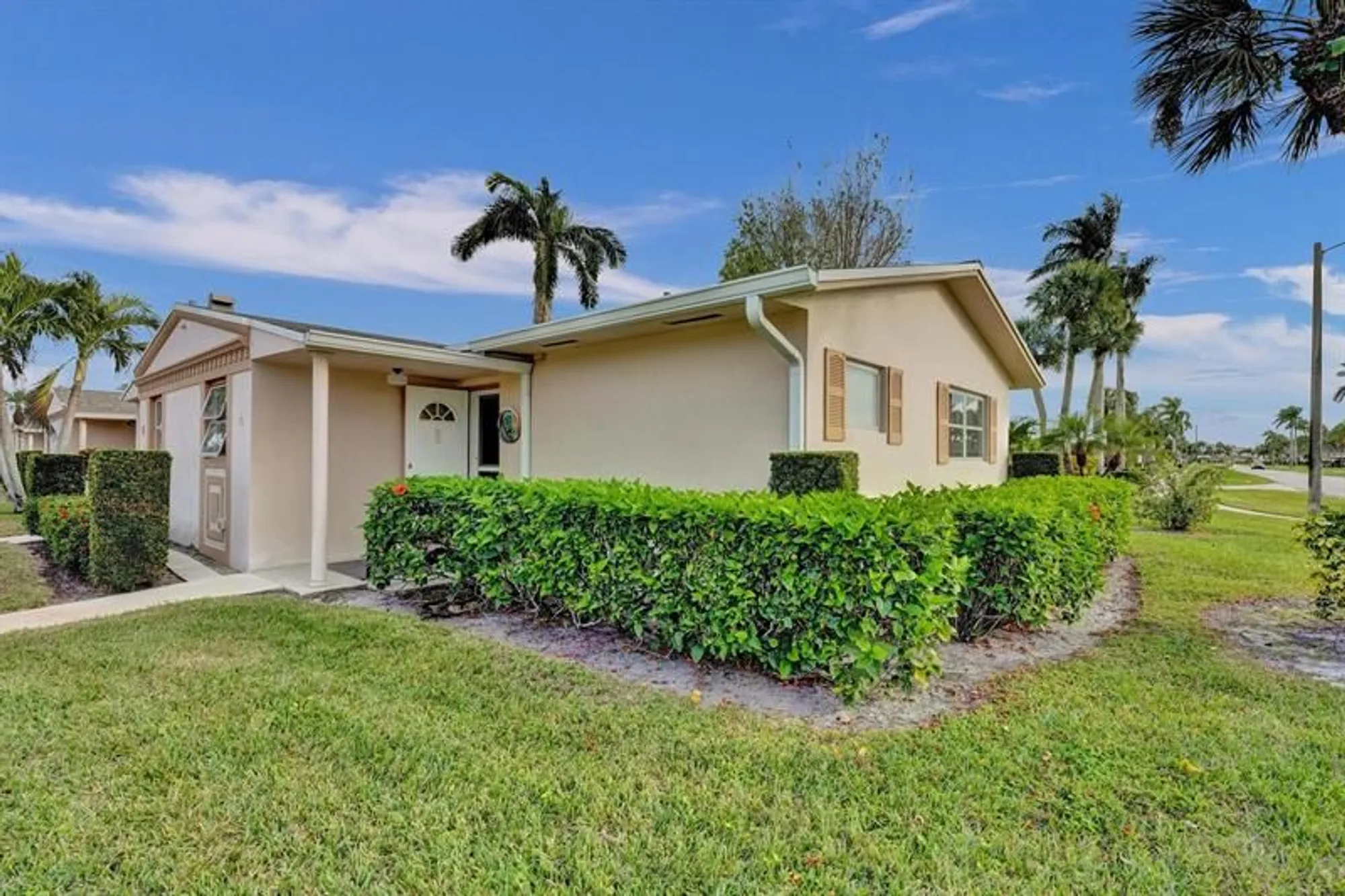 Property Slideshow image 35 of 58 | 2592 dudley dr a, West Palm Beach, FL, 33415