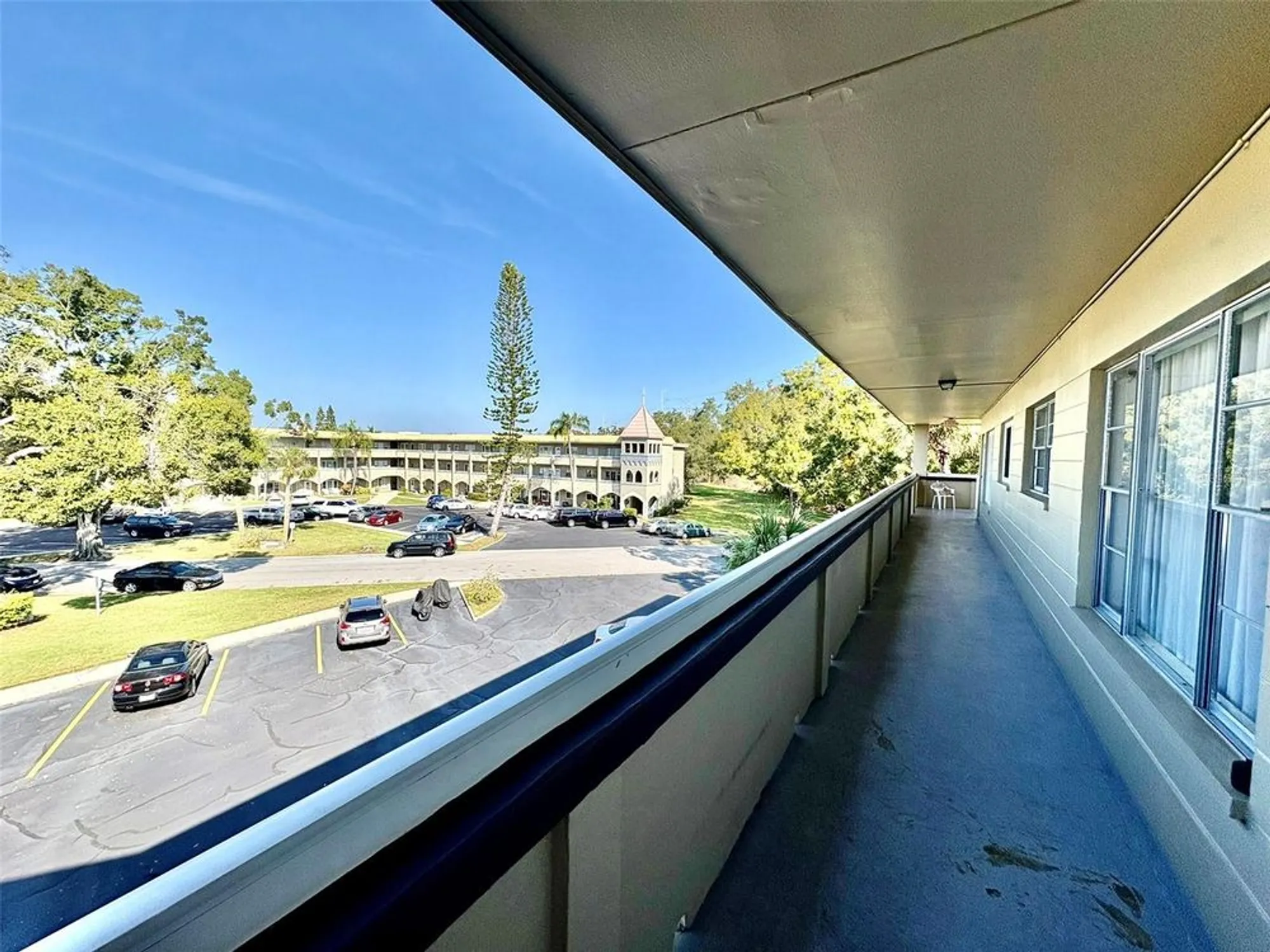 Property Slideshow image 3 of 55 | 2463 brazilia dr 53, Clearwater, FL, 33763