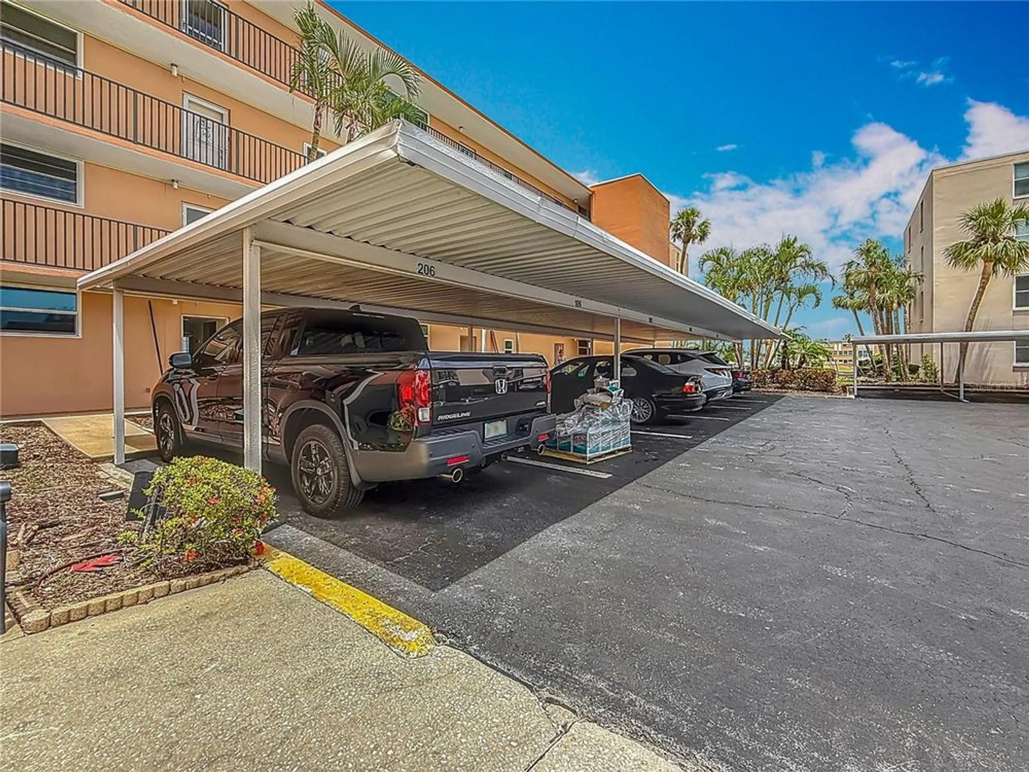 Property Slideshow image 42 of 57 | 7665 sun island dr 206, South Pasadena, FL, 33707