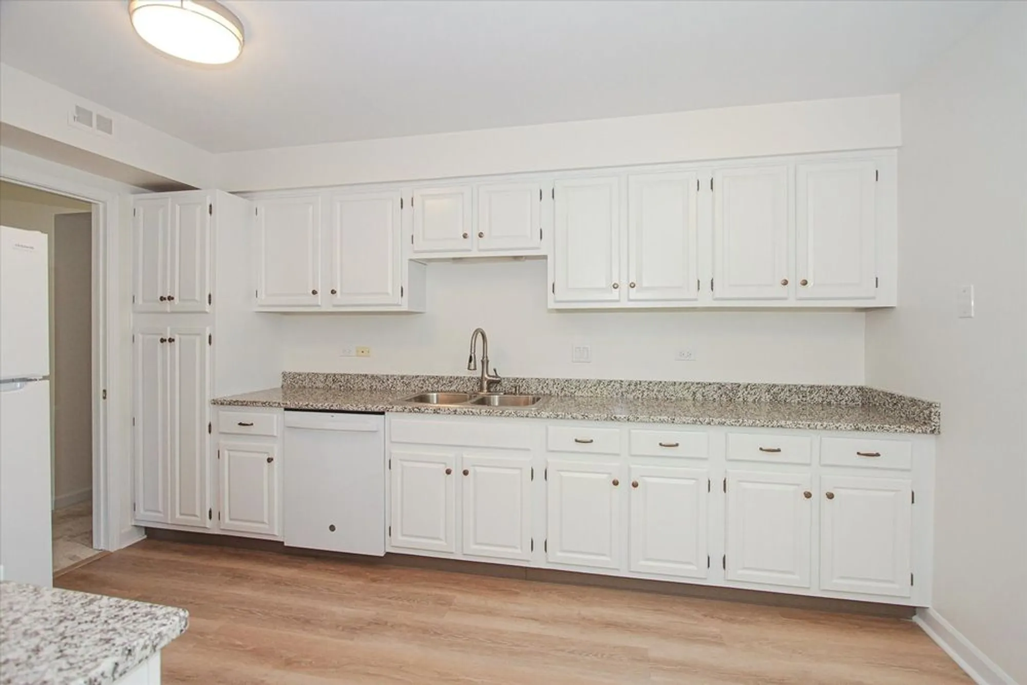 Property Slideshow image 9 of 32 | 78a foxwood ln # m169, Lake Barrington, IL, 60010