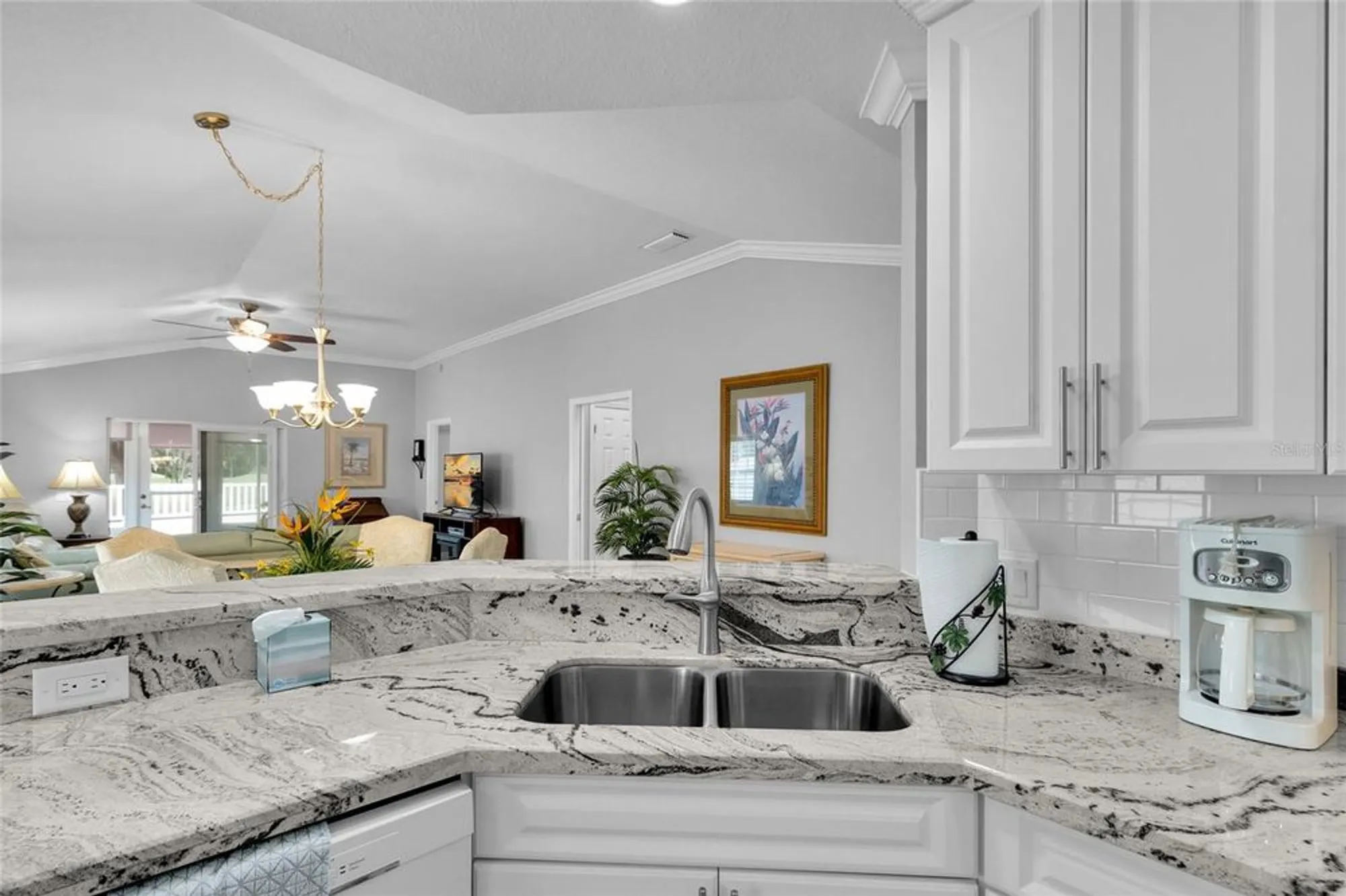 Property Slideshow image 10 of 45 | 916 medira dr, Lady Lake, FL, 32159