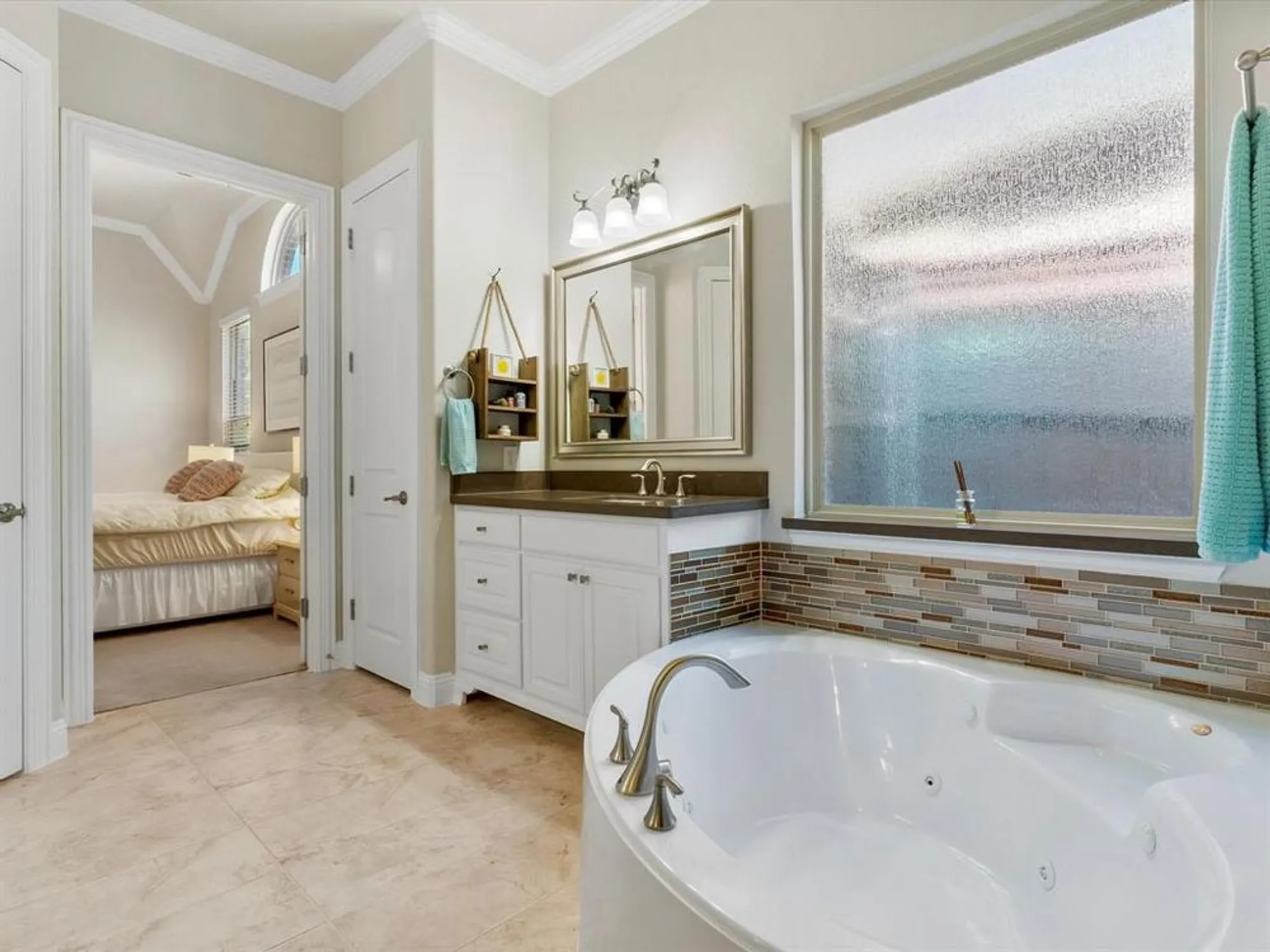 Property Slideshow image 18 of 40 | 6036 andrews way, Flower Mound, TX, 75028