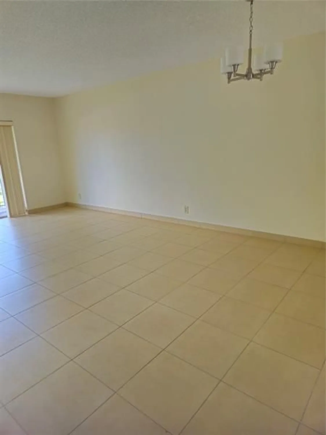 Property Slideshow image 15 of 35 | 7500 nw 5th pl apt 201, Margate, FL, 33063