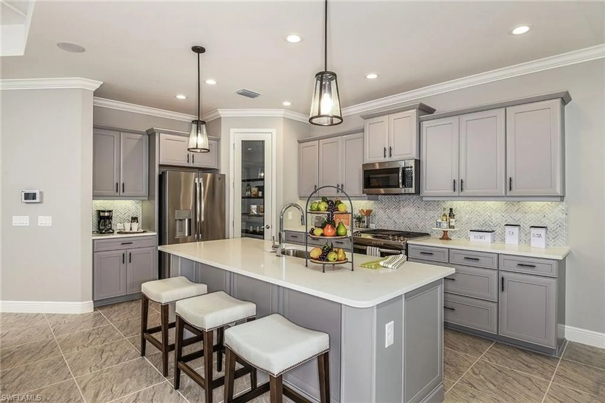 Property Slideshow image 6 of 29 | 3074 heritage pines dr, Fort Myers, FL, 33905