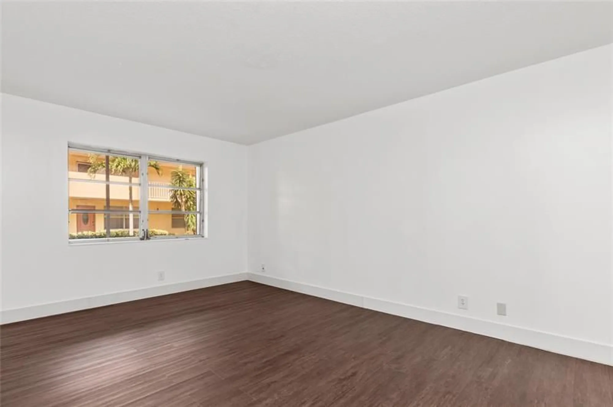 Property Slideshow image 21 of 39 | 3081 nw 47th ter 107, Lauderdale Lakes, FL, 33313