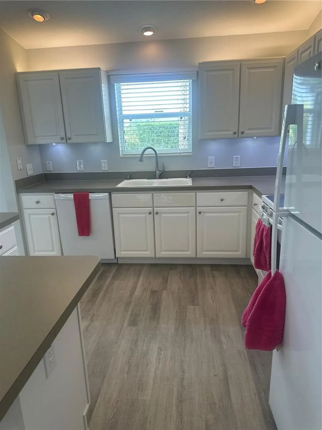 Property Slideshow image 9 of 33 | 2291 montbrook pl, The Villages, FL, 32162