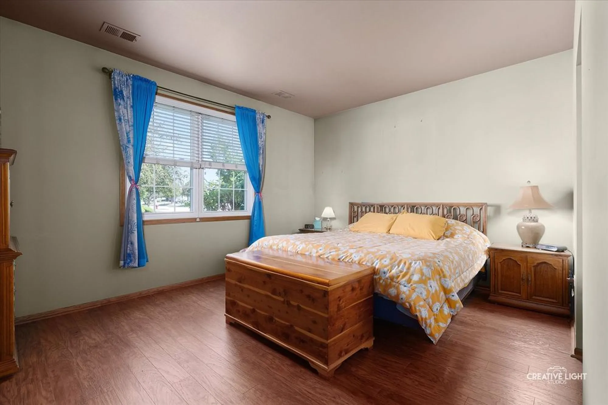 Property Slideshow image 7 of 17 | 17120 carlislie ln, Lockport, IL, 60441