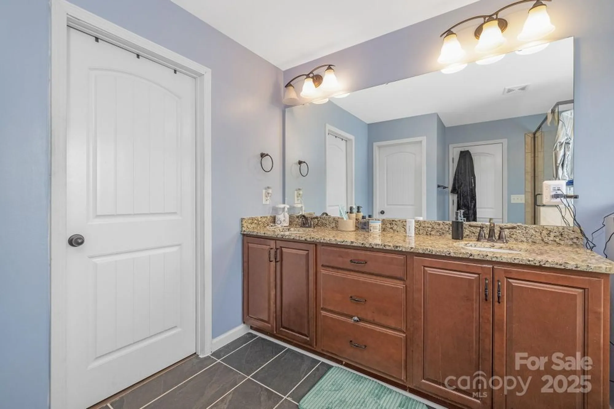 Property Slideshow image 10 of 25 | 5033 el molino dr, Charlotte, NC, 28214