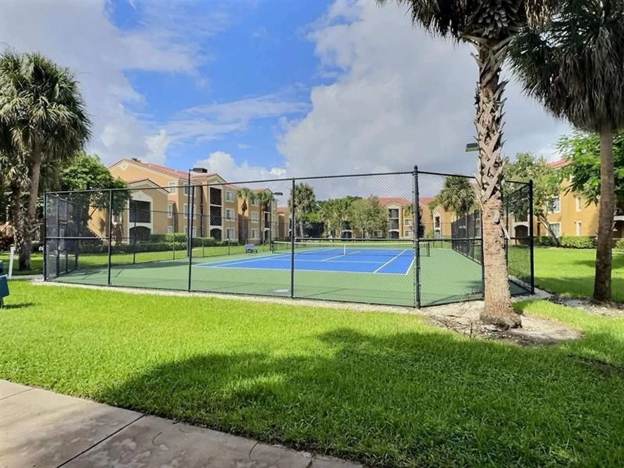 Property Slideshow image 8 of 35 | 7940 n nob hill rd 108, Tamarac, FL, 33321