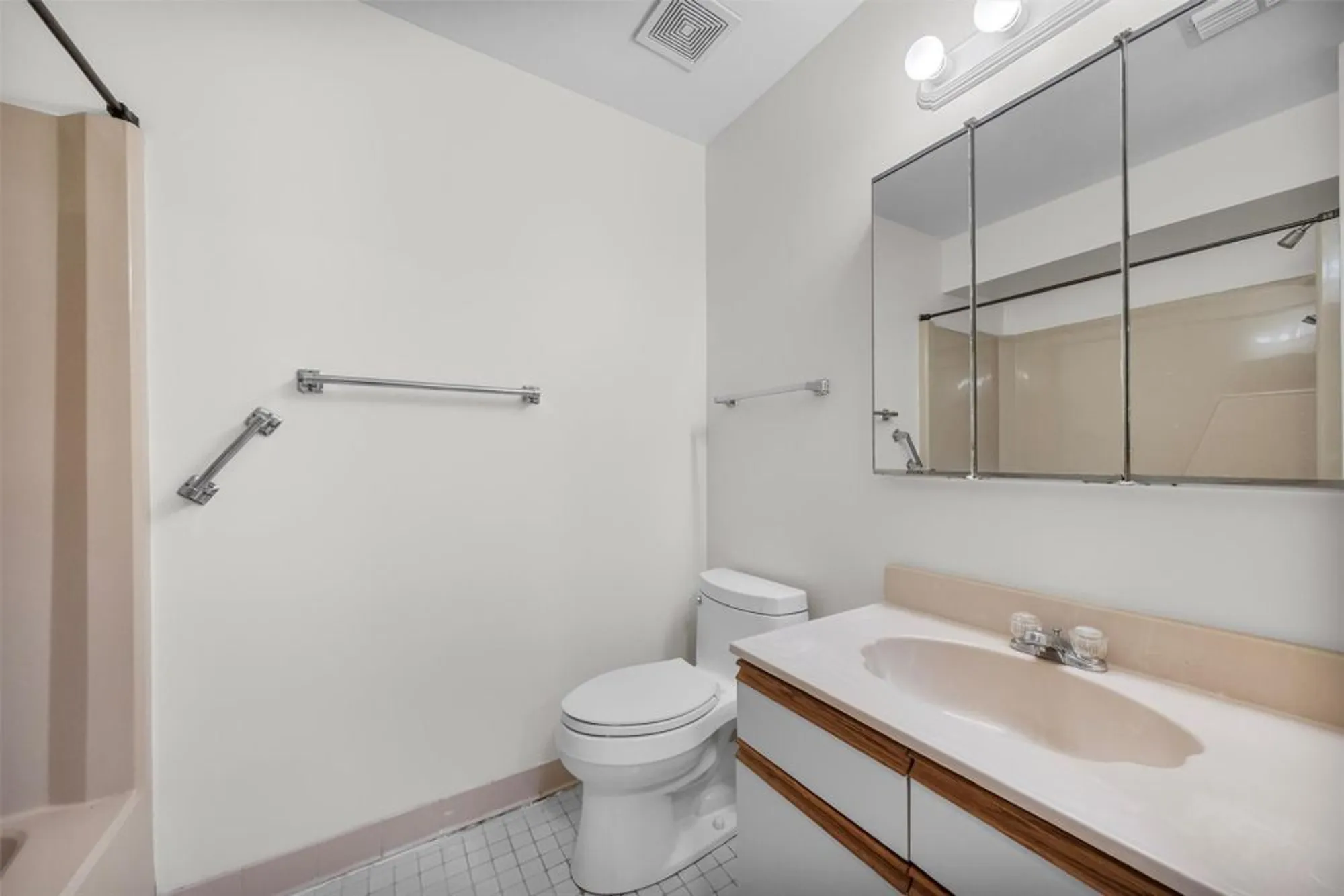 Property Slideshow image 18 of 37 | 156 carriage ct g, Yorktown Heights, NY, 10598