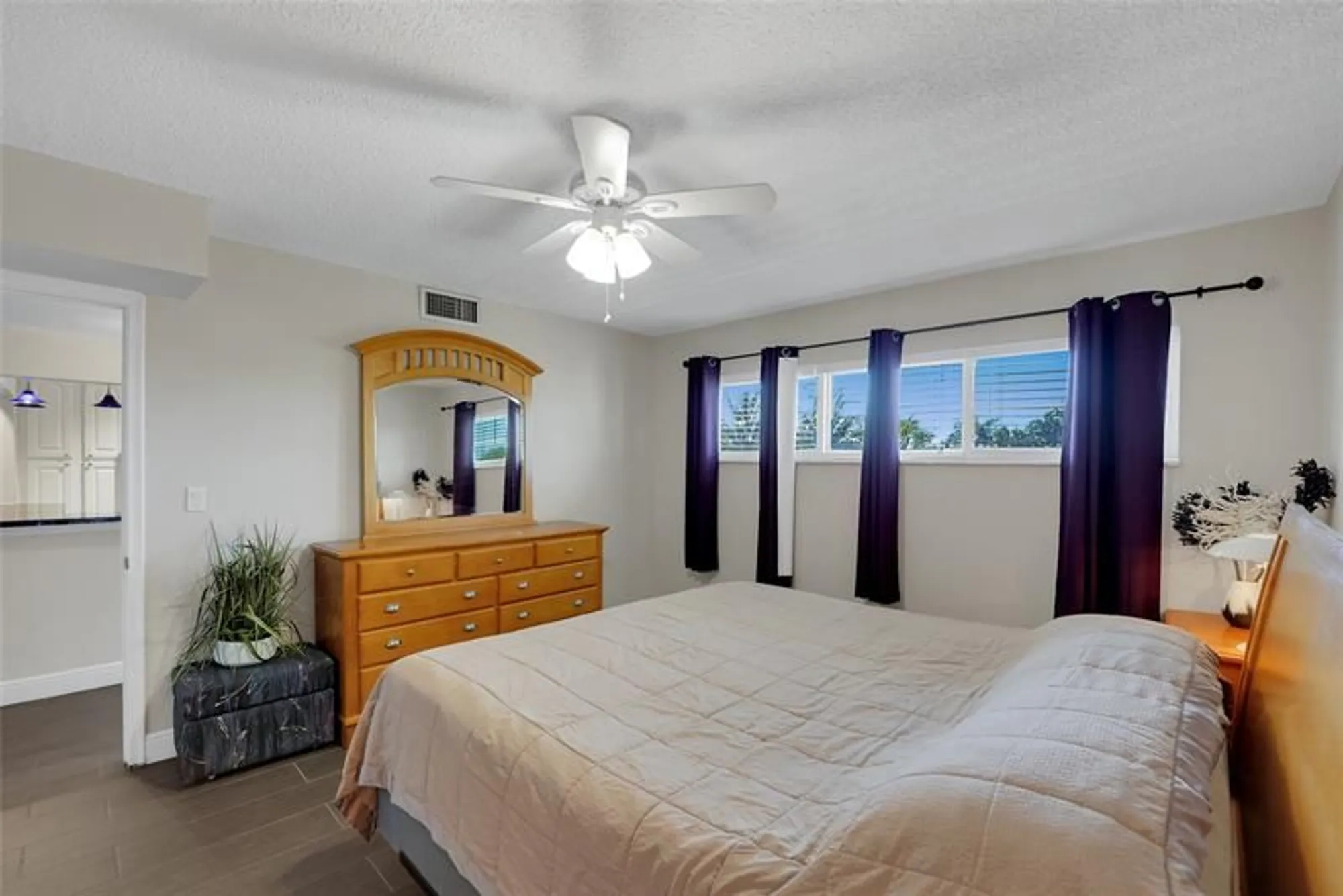 Property Slideshow image 28 of 50 | 8980 s hollybrook blvd 304, Pembroke Pines, FL, 33025