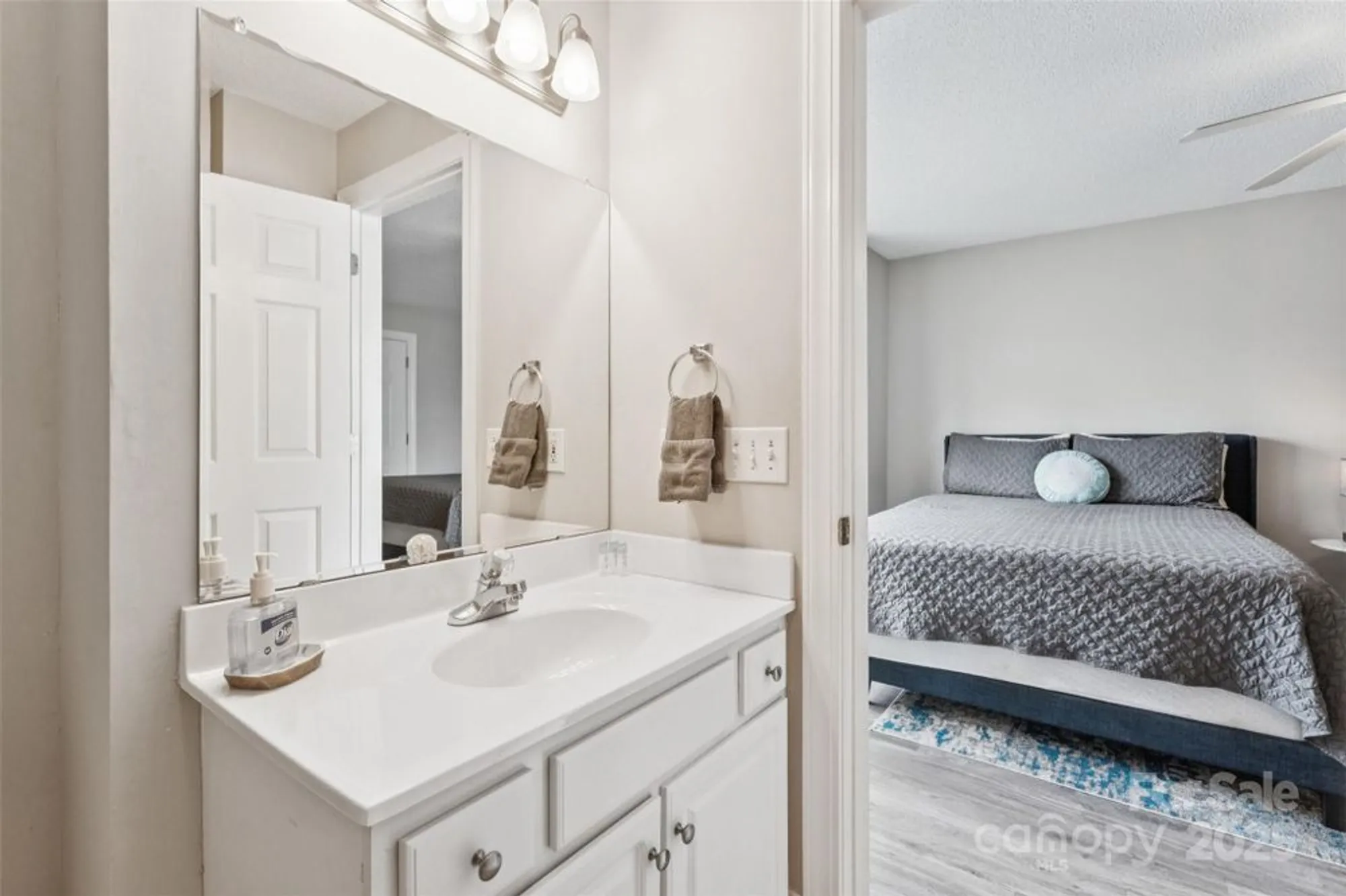 Property Slideshow image 10 of 15 | 330 s middleton dr 1709, Calabash, NC, 28467