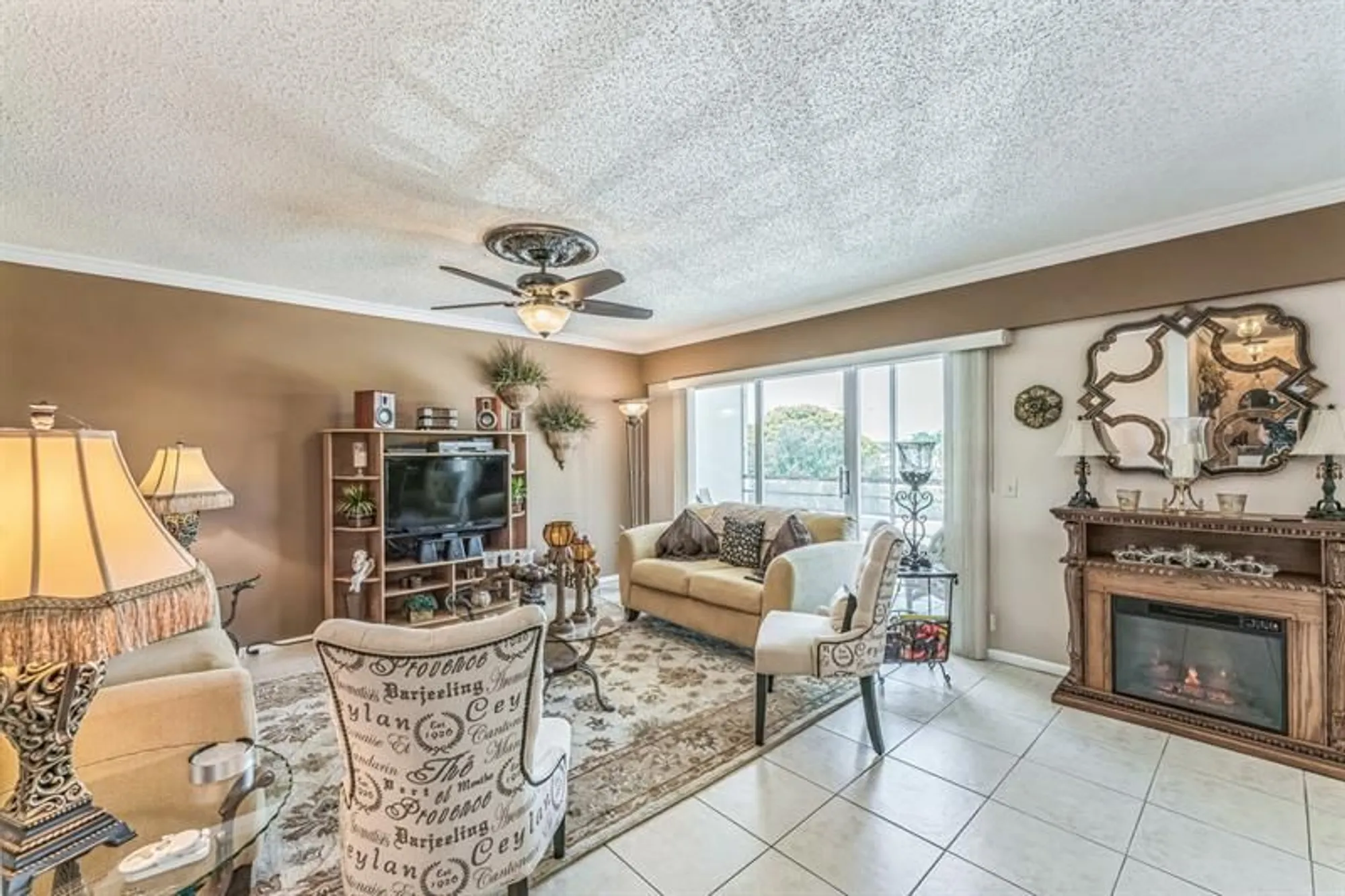 Property Slideshow image 7 of 22 | 581 mansfield n # 581, Boca Raton, FL, 33434