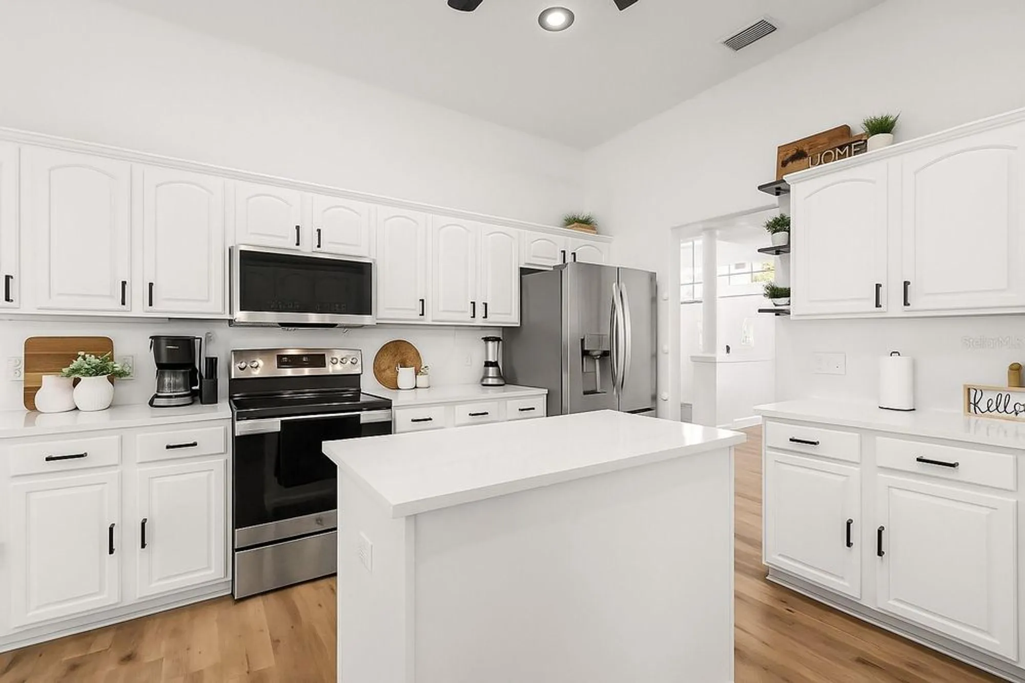 Property Slideshow image 2 of 42 | 39634 harbor hills blvd, Lady Lake, FL, 32159