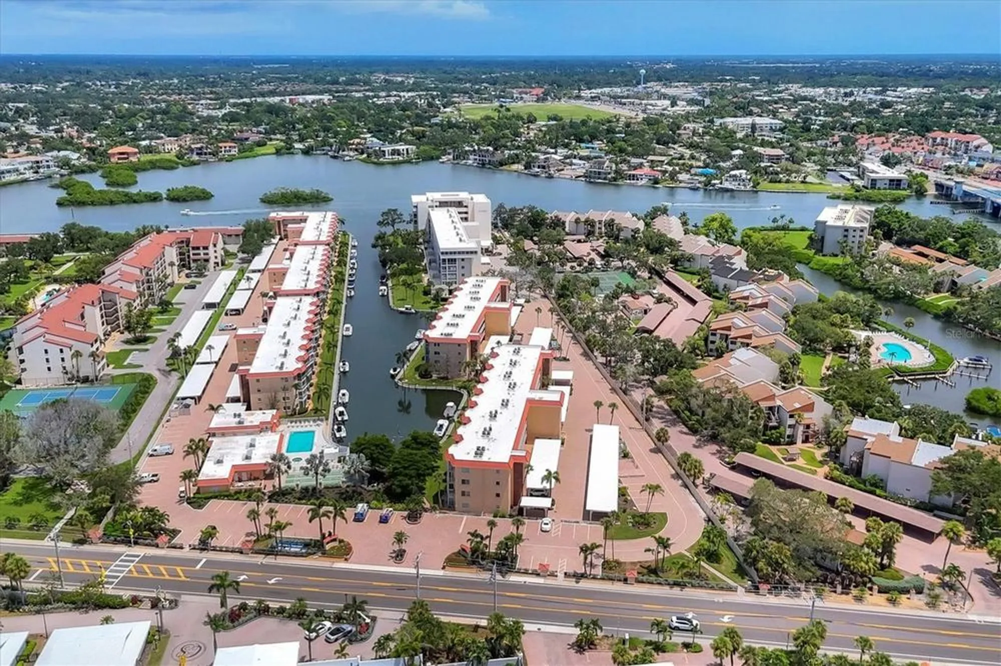 Property Slideshow image 11 of 55 | 1350 n portofino dr apt 107, Sarasota, FL, 34242