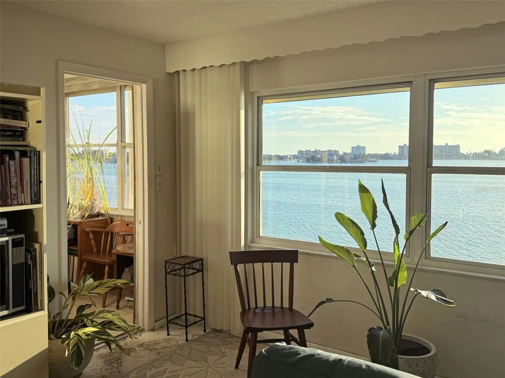 Property Slideshow image 13 of 46 | 4750 cove cir apt 502, St Petersburg, FL, 33708
