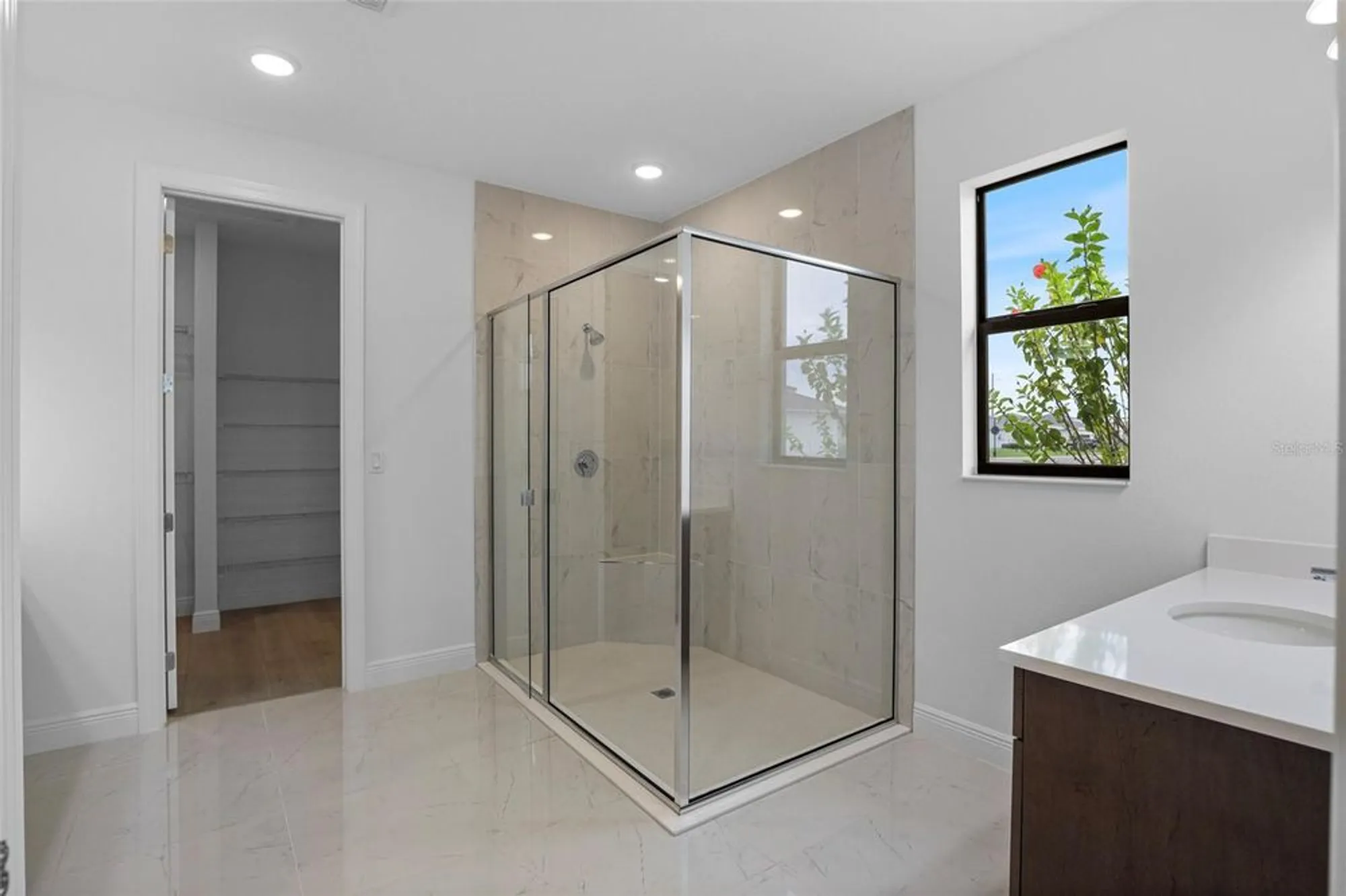 Property Slideshow image 11 of 55 | 18373 rockport pl, Lakewood Ranch, FL, 34211