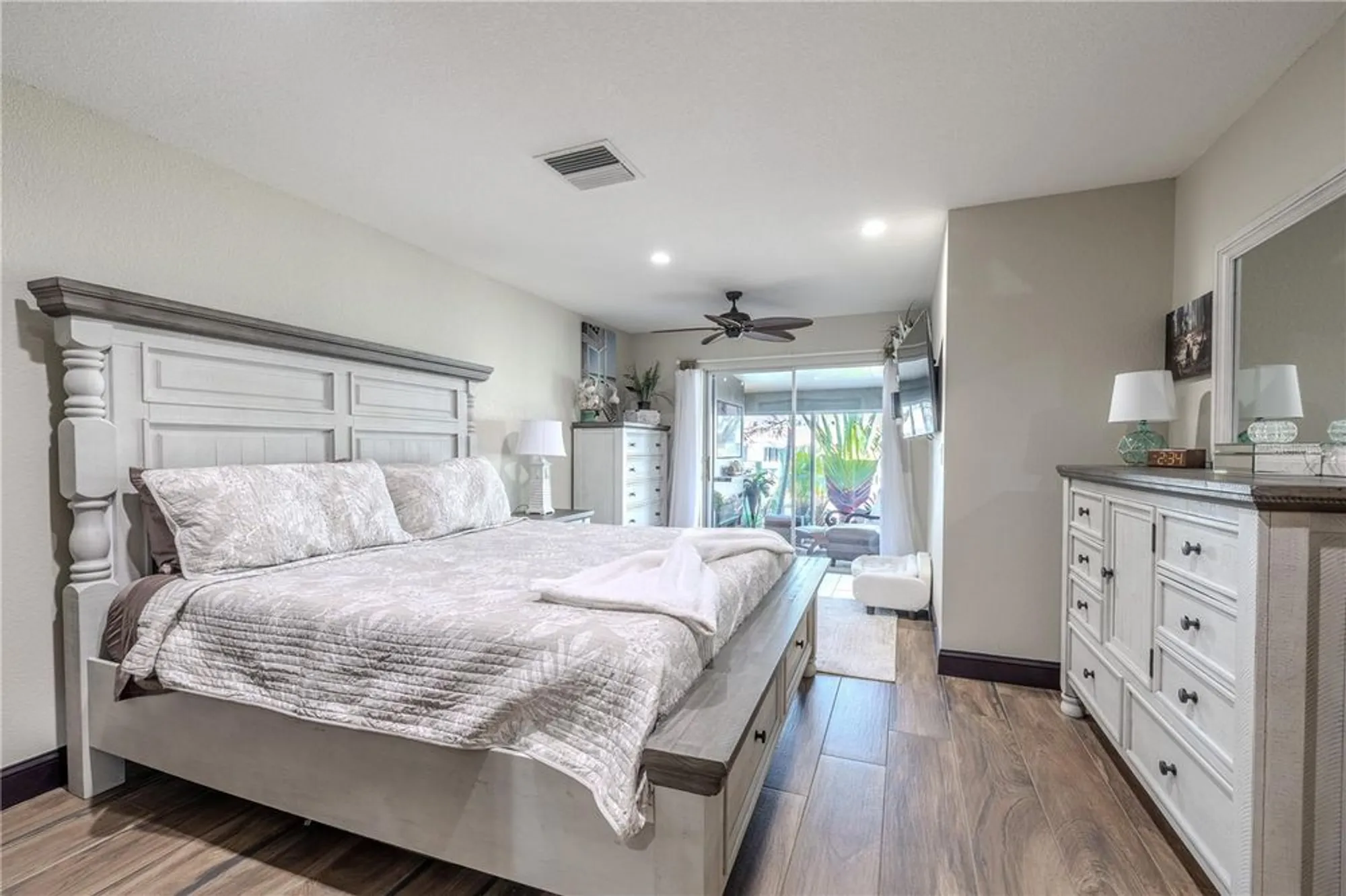 Property Slideshow image 22 of 64 | 345 boca ciega point blvd, Saint Petersburg, FL, 33708