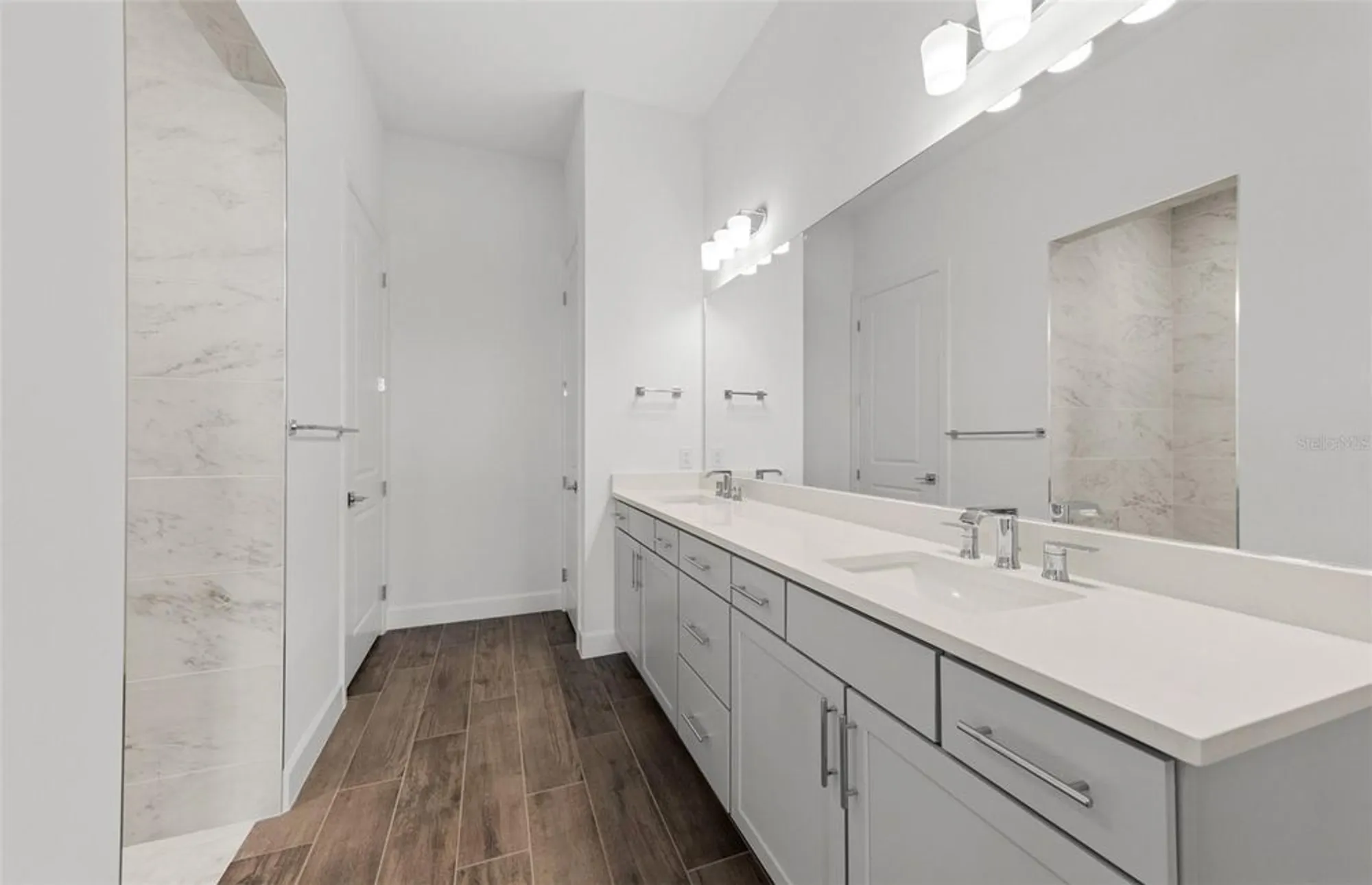 Property Slideshow image 21 of 37 | 5008 stoney point gln, Lakewood Ranch, FL, 34211