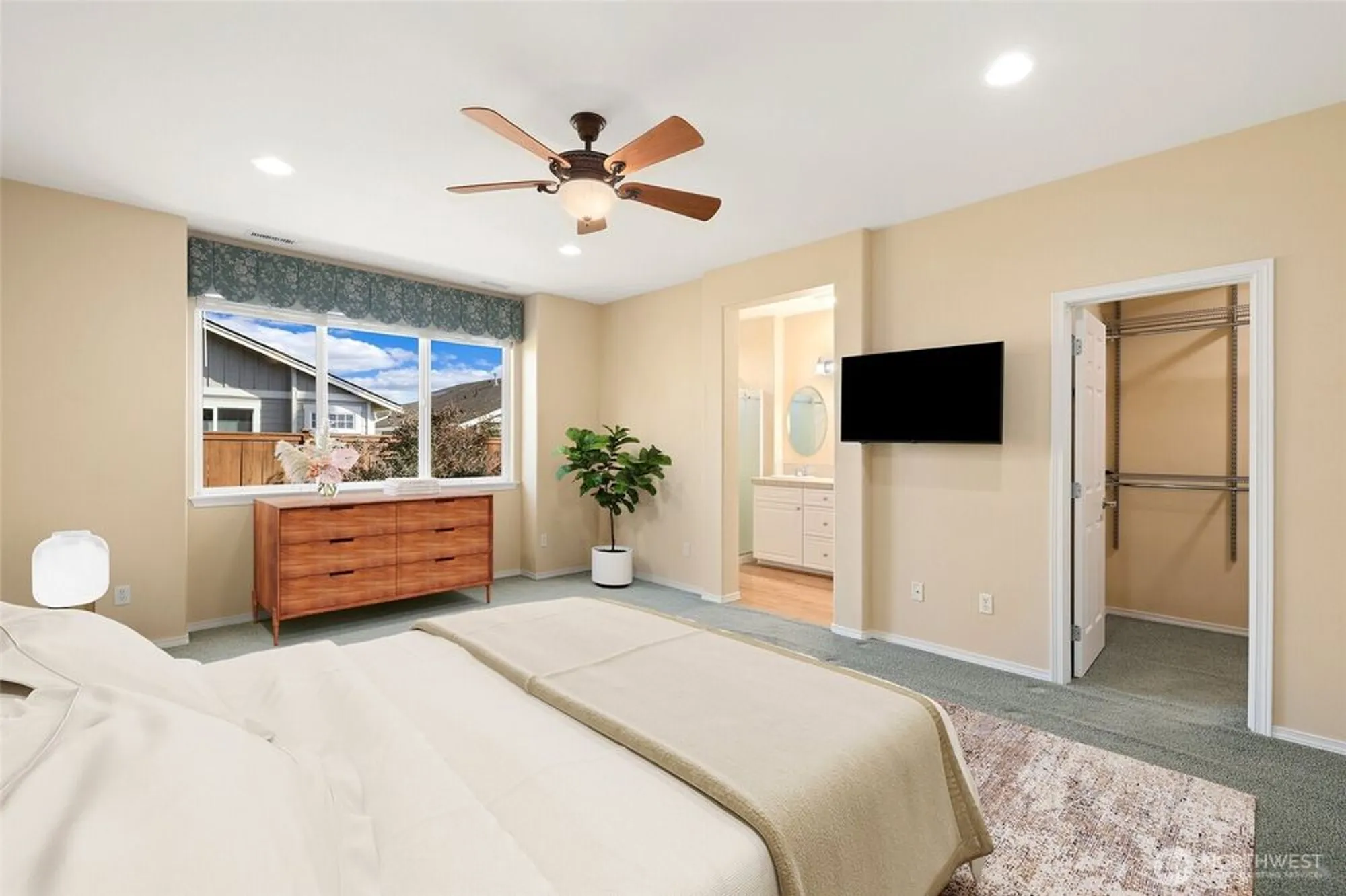 Property Slideshow image 12 of 37 | 4316 harstene st, Lacey, WA, 98516