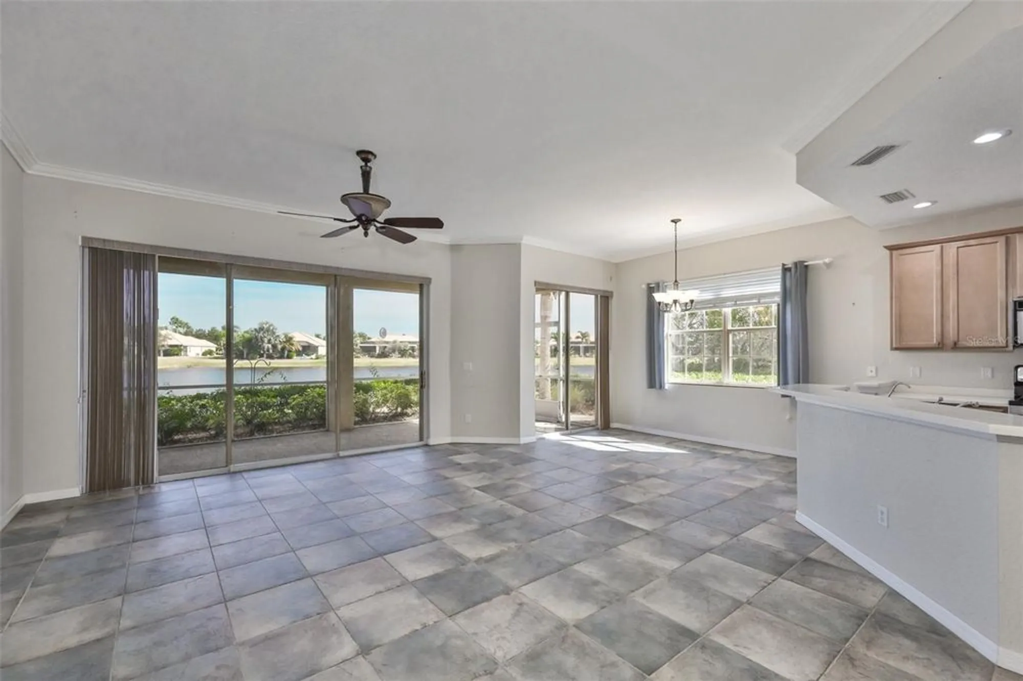Property Slideshow image 10 of 53 | 1324 emerald dunes dr, Sun City Center, FL, 33573