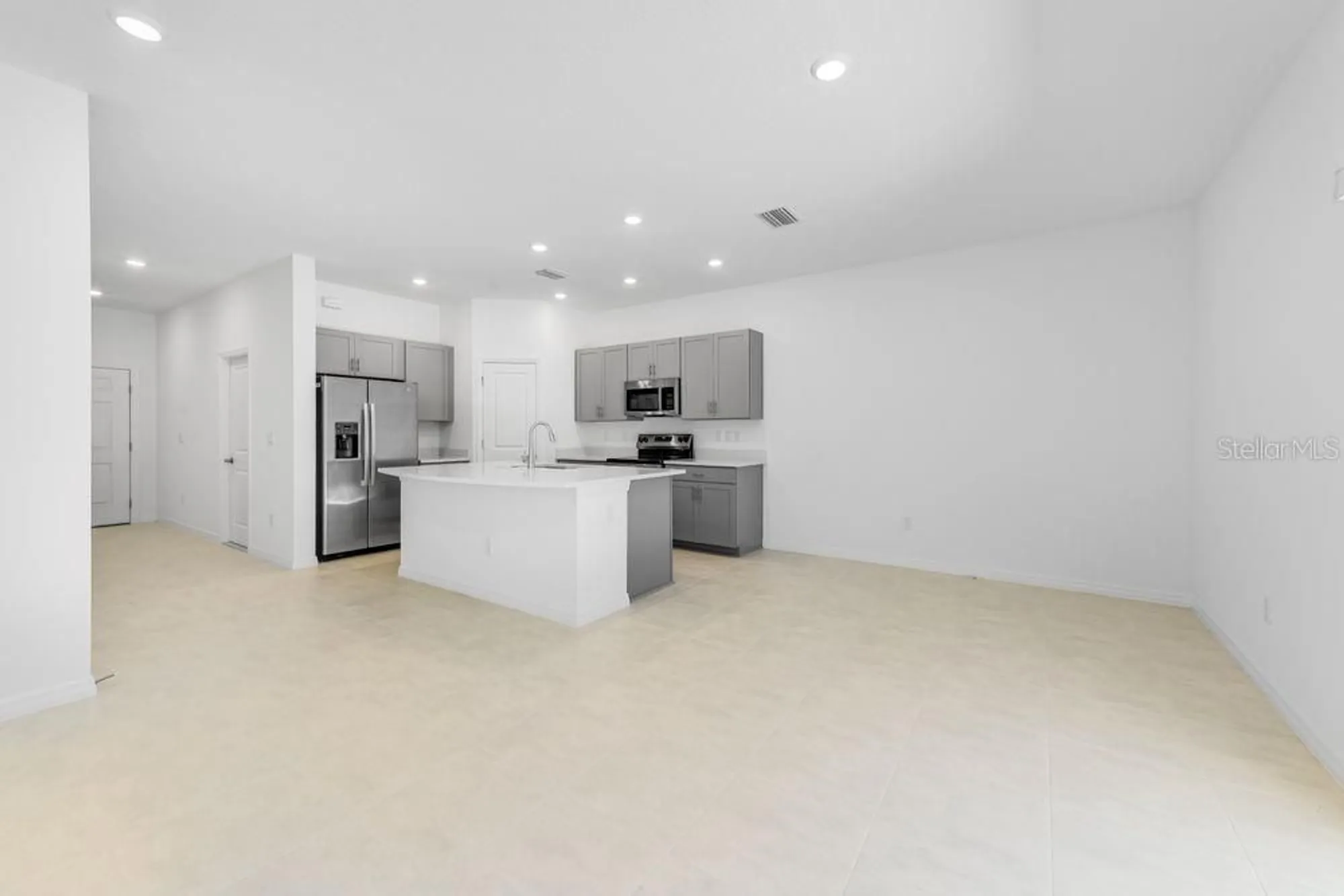 Property Slideshow image 9 of 41 | 15152 cuzcorro ct, Nokomis, FL, 34275