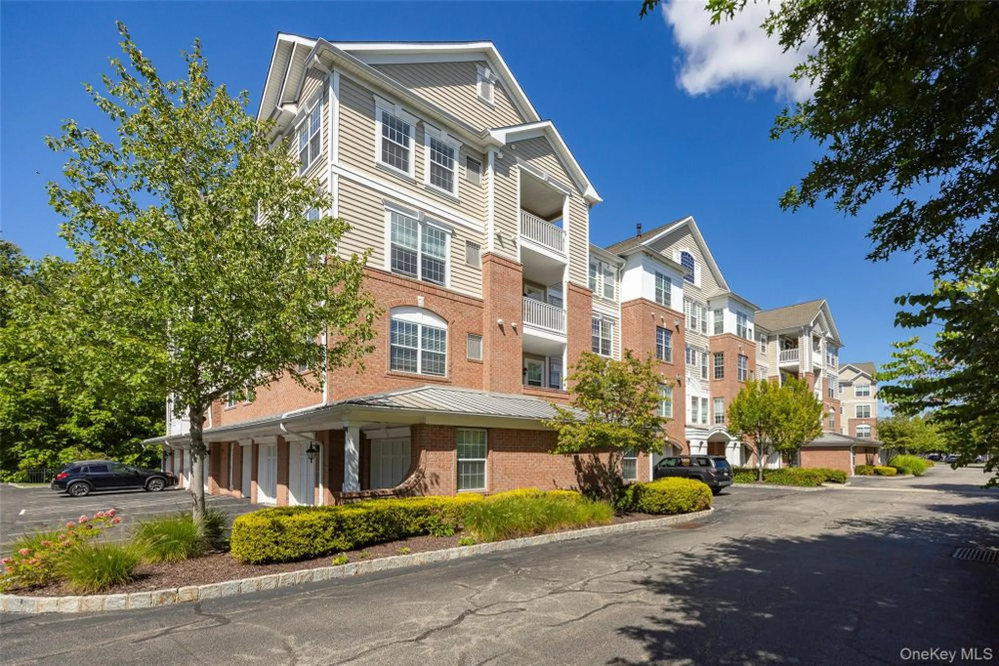 Property Slideshow image 17 of 22 | 334 regency dr, Fishkill, NY, 12524