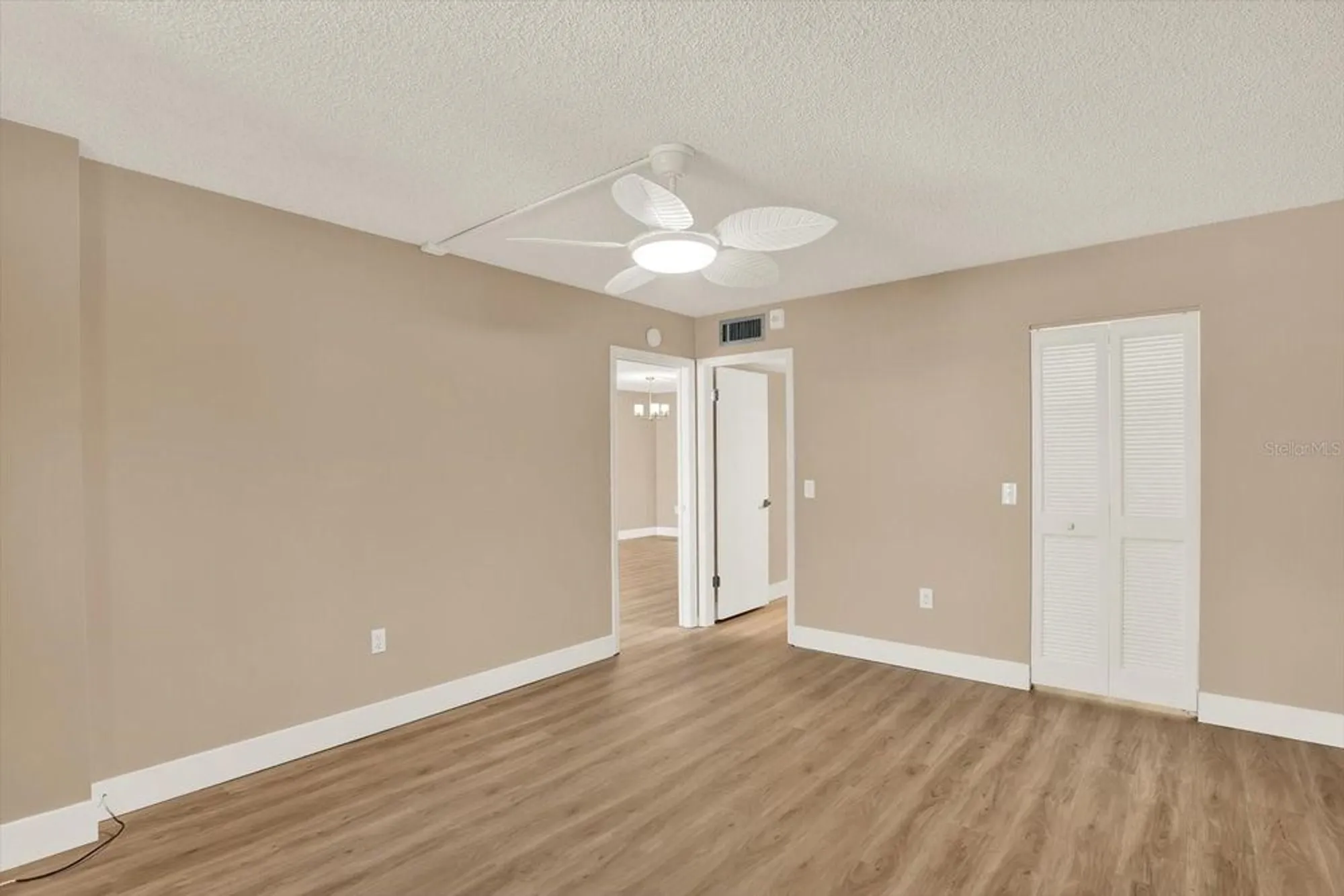 Property Slideshow image 13 of 35 | 18304 gulf blvd 311, Redington Shores, FL, 33708