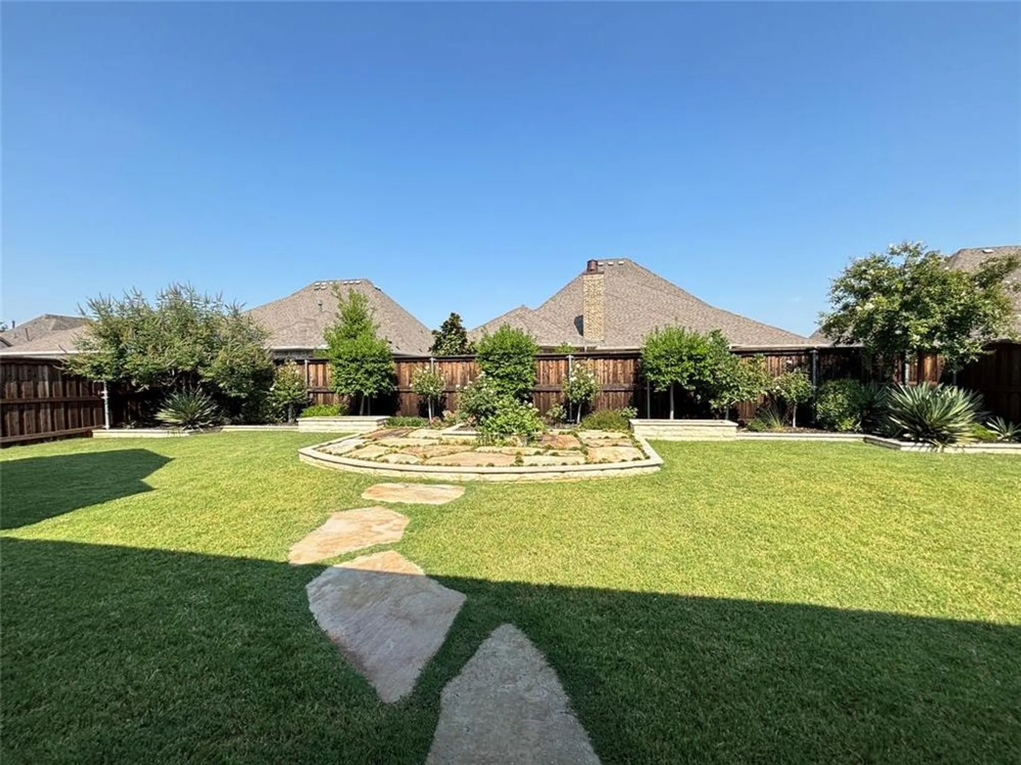 Property Slideshow image 24 of 34 | 8137 maybury, The Colony, TX, 75056
