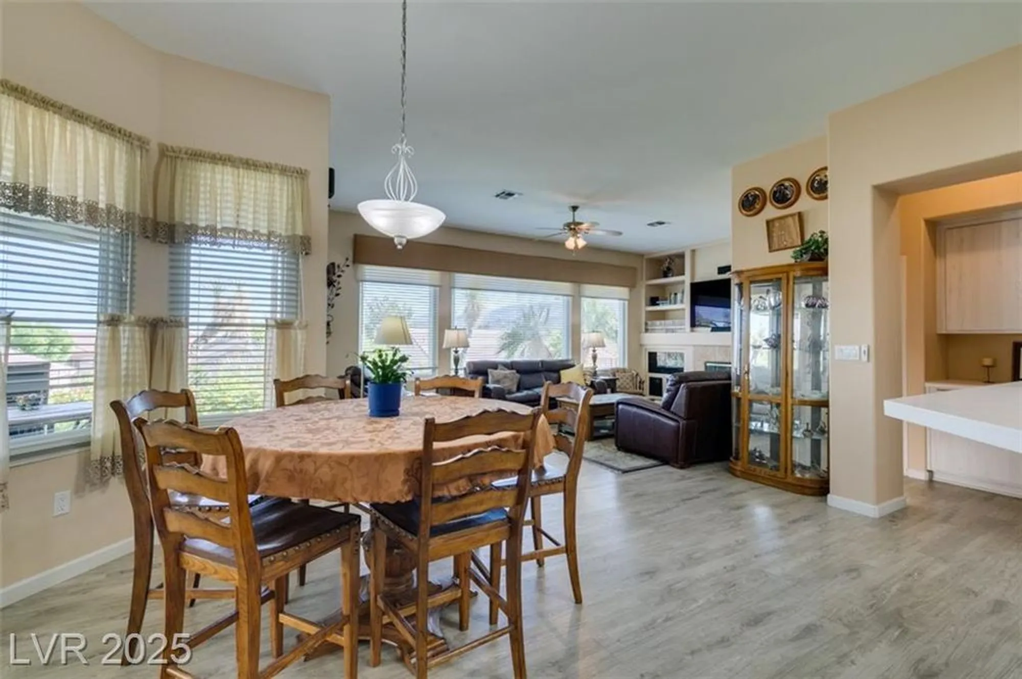 Property Slideshow image 6 of 32 | 2022 high mesa dr, Henderson, NV, 89012