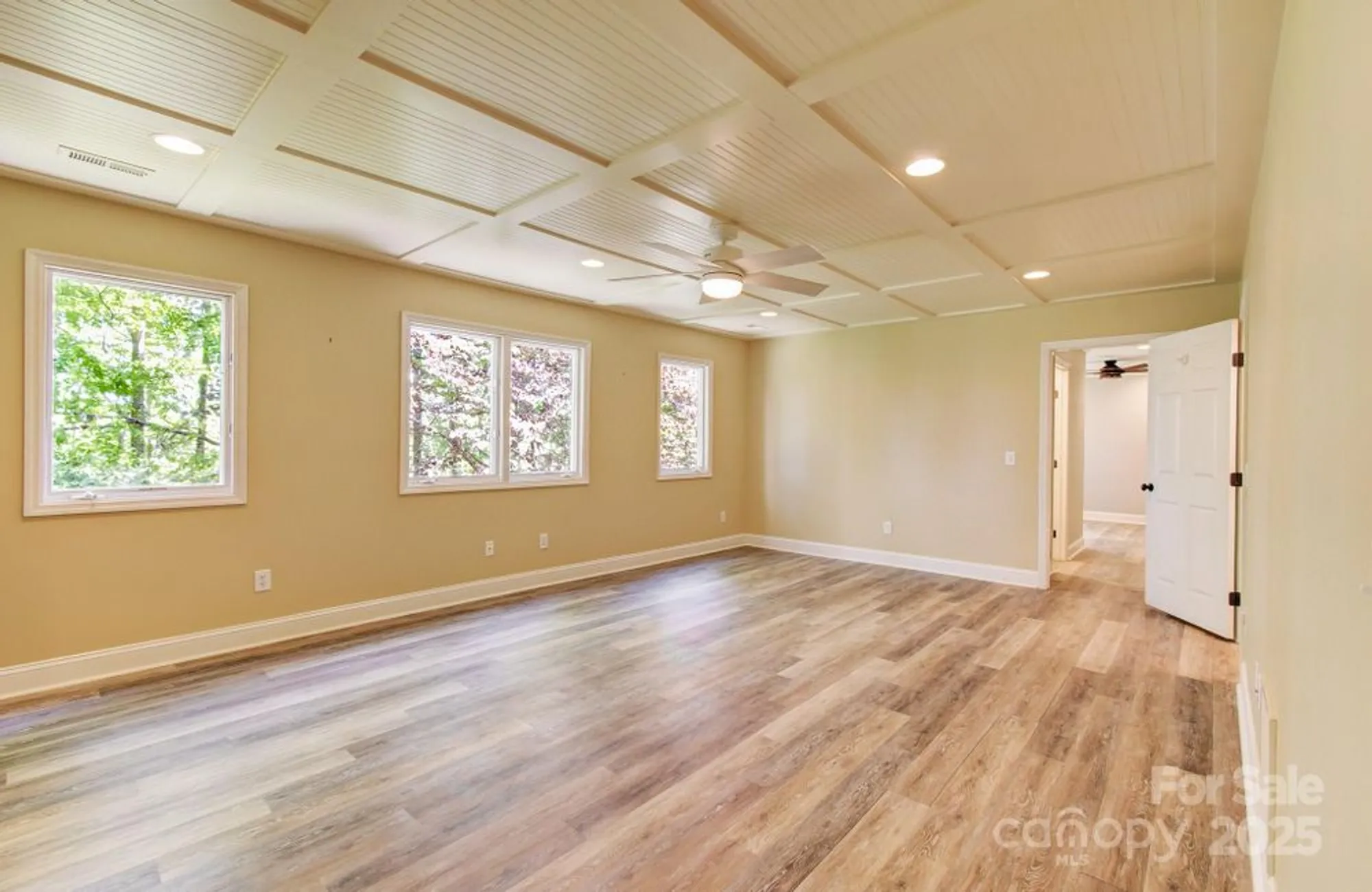 Property Slideshow image 26 of 38 | 305 e high point ln, Hendersonville, NC, 28791