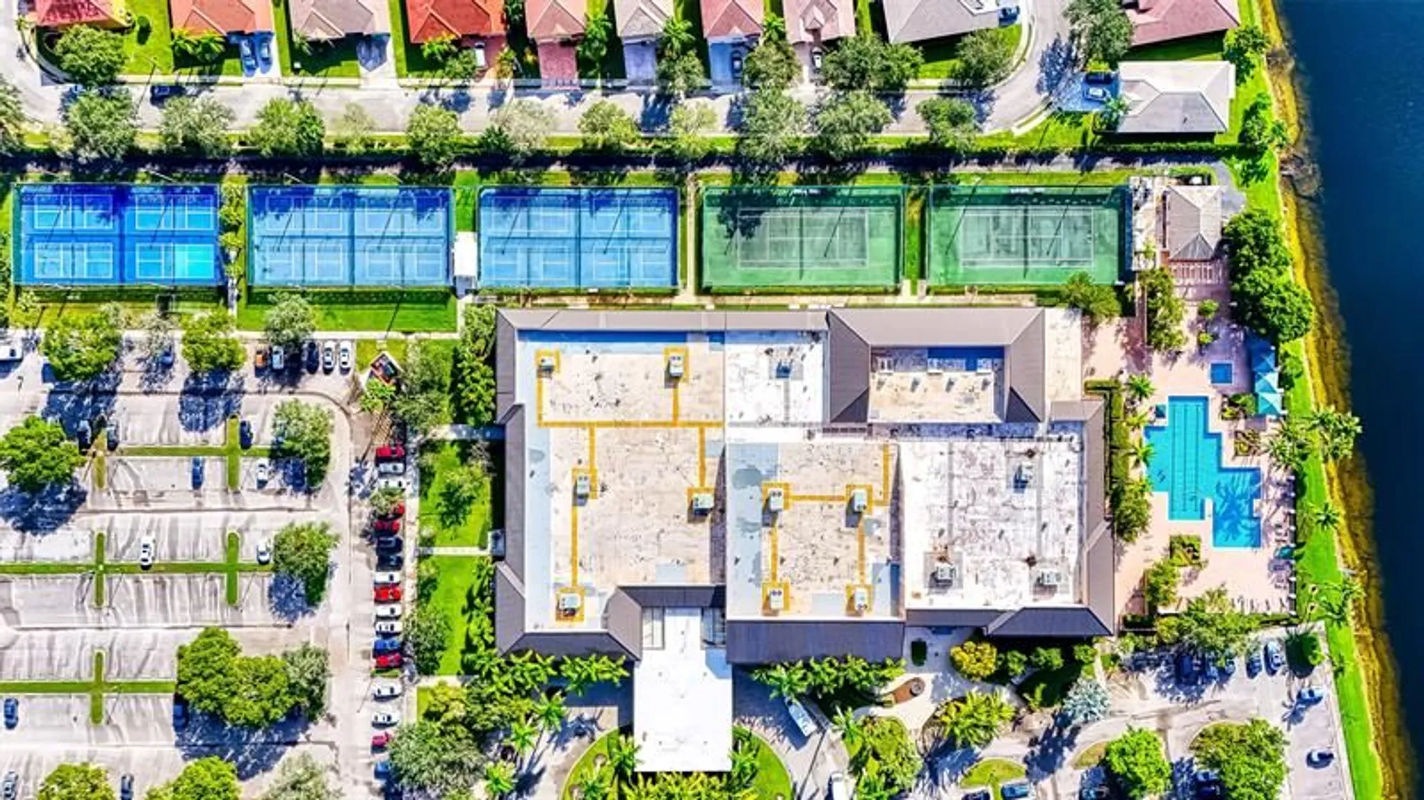 Property Slideshow image 32 of 37 | 7635 southampton ter 402, Tamarac, FL, 33321