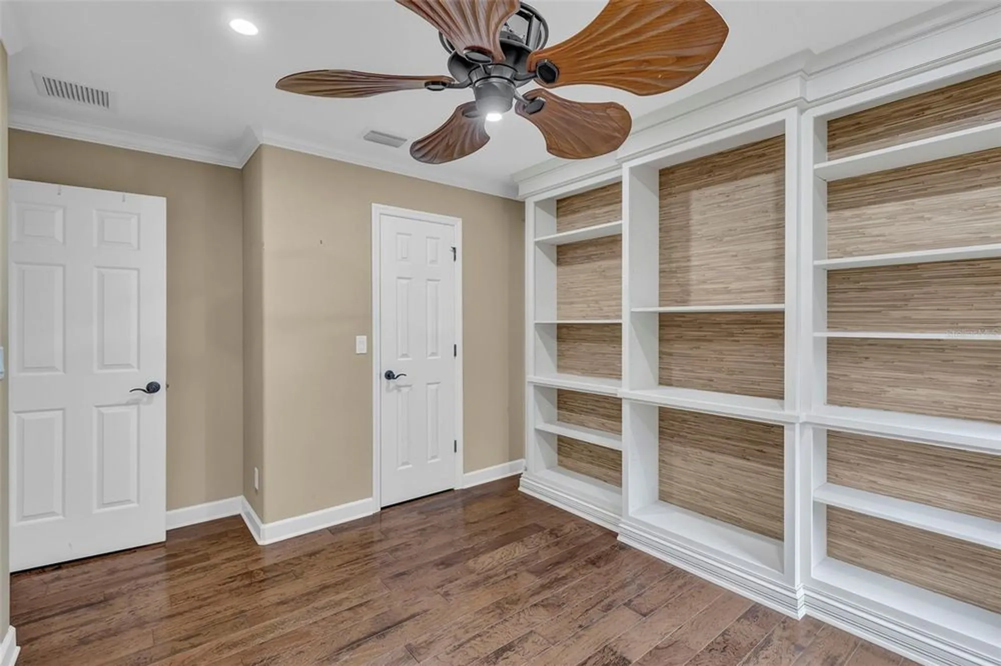 Property Slideshow image 21 of 58 | 8167 bridgeport bay cir, Mount Dora, FL, 32757