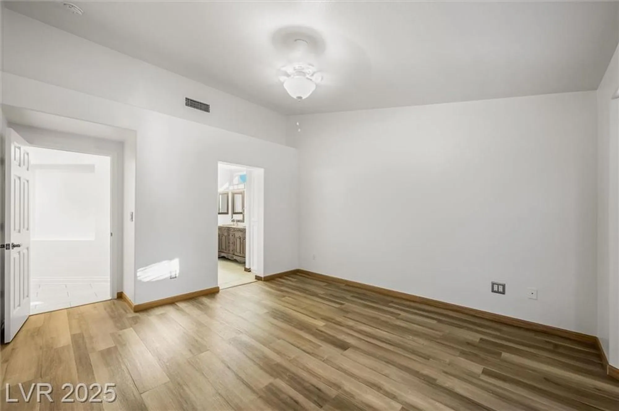 Property Slideshow image 24 of 52 | 2725 byron dr, Las Vegas, NV, 89134