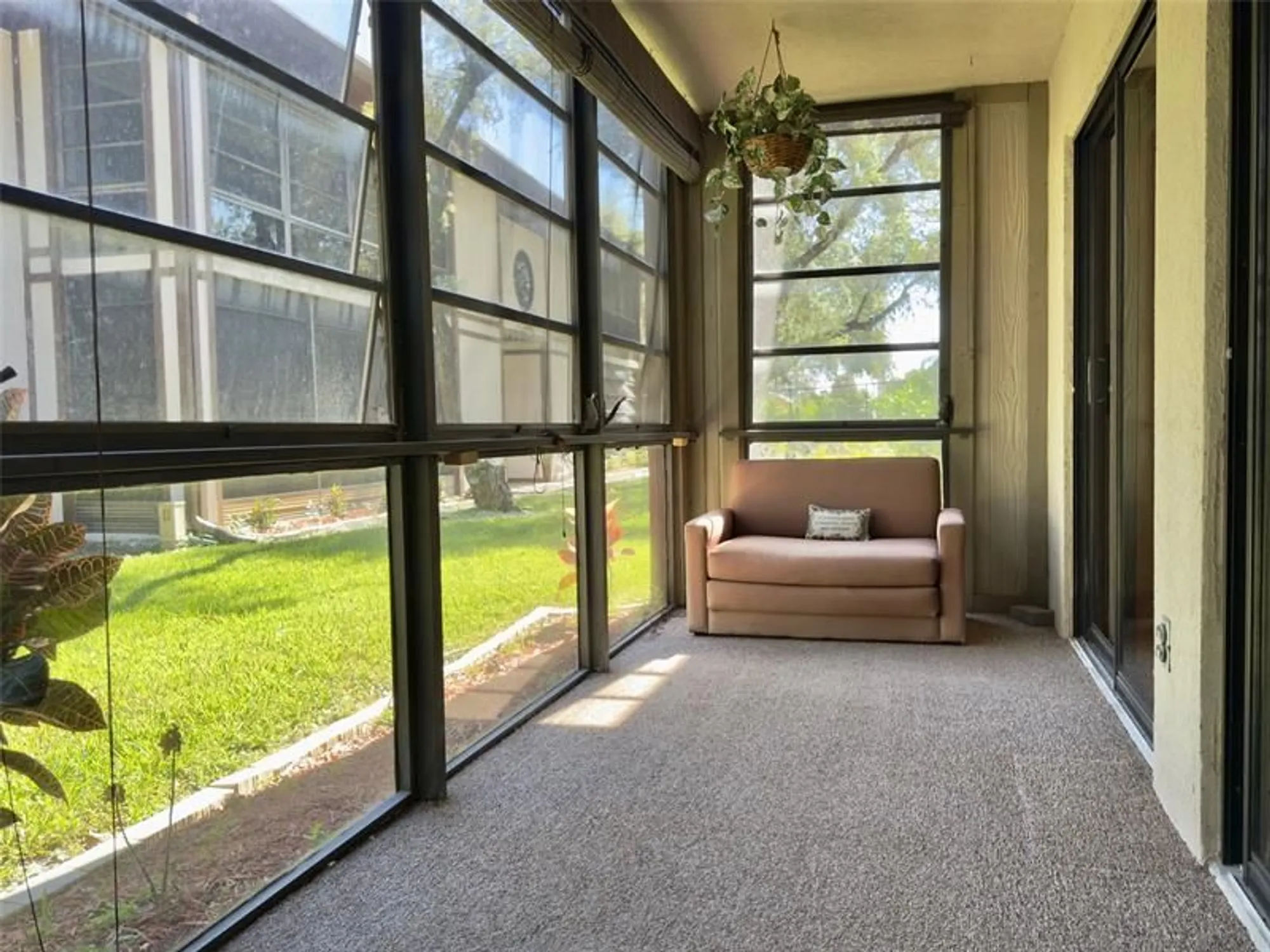 Property Slideshow image 17 of 51 | 9988 n belfort cir 111, Tamarac, FL, 33321