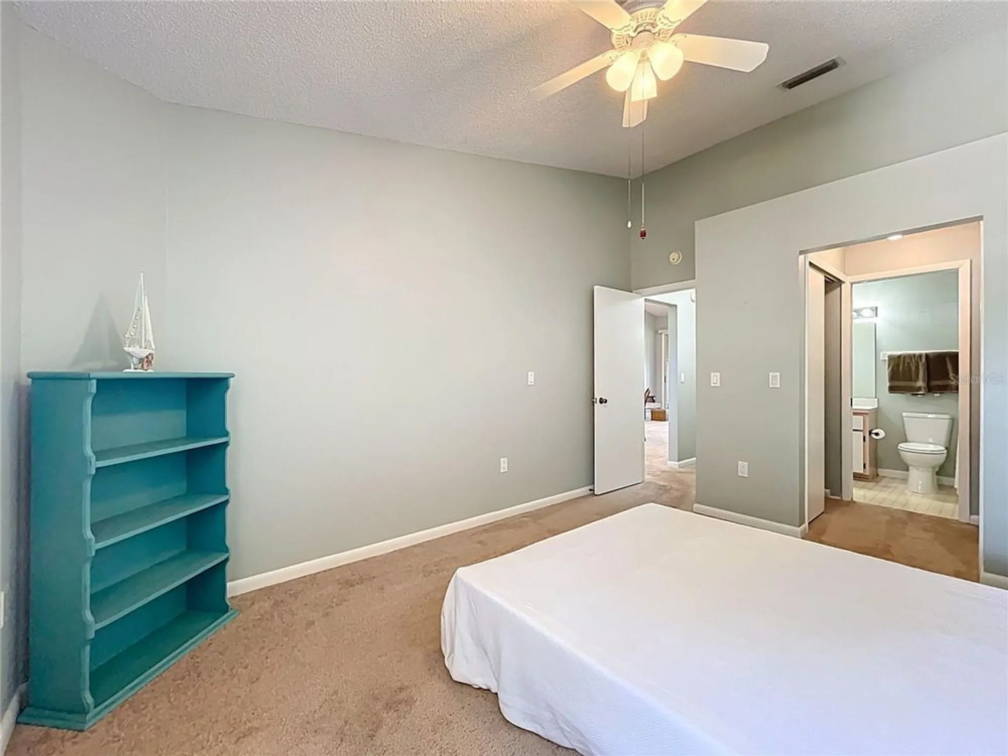 Property Slideshow image 29 of 55 | 5530 rosewall cir, Leesburg, FL, 34748