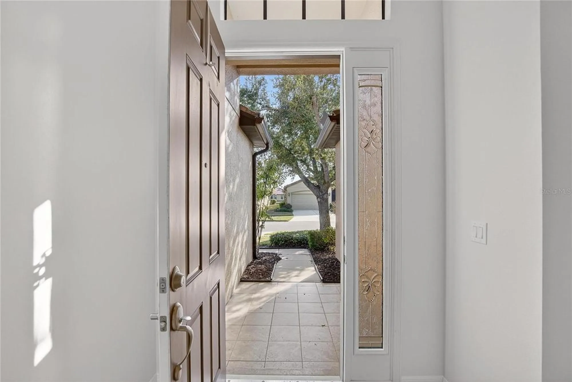 Property Slideshow image 9 of 76 | 331 cedar falls dr, Apollo Beach, FL, 33572