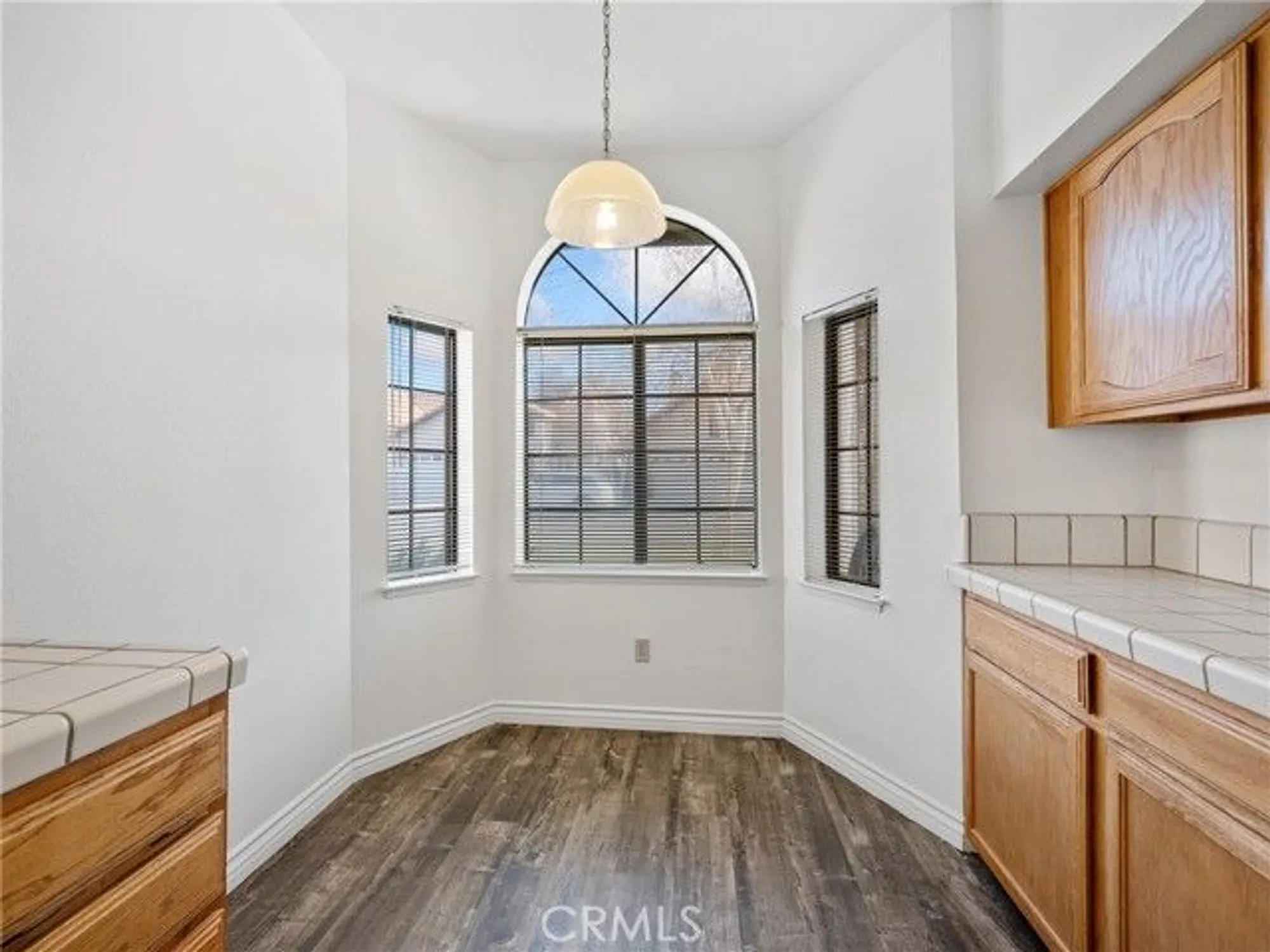 Property Slideshow image 8 of 37 | 19246 pine way, Apple Valley, CA, 92308