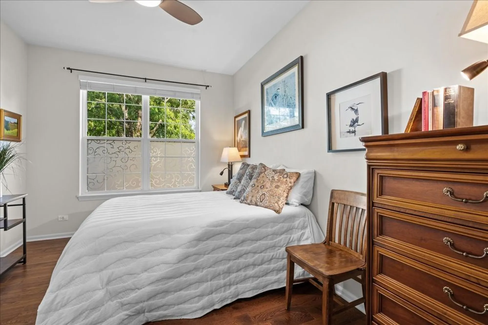 Property Slideshow image 21 of 30 | 1148 drury ln, Aurora, IL, 60502