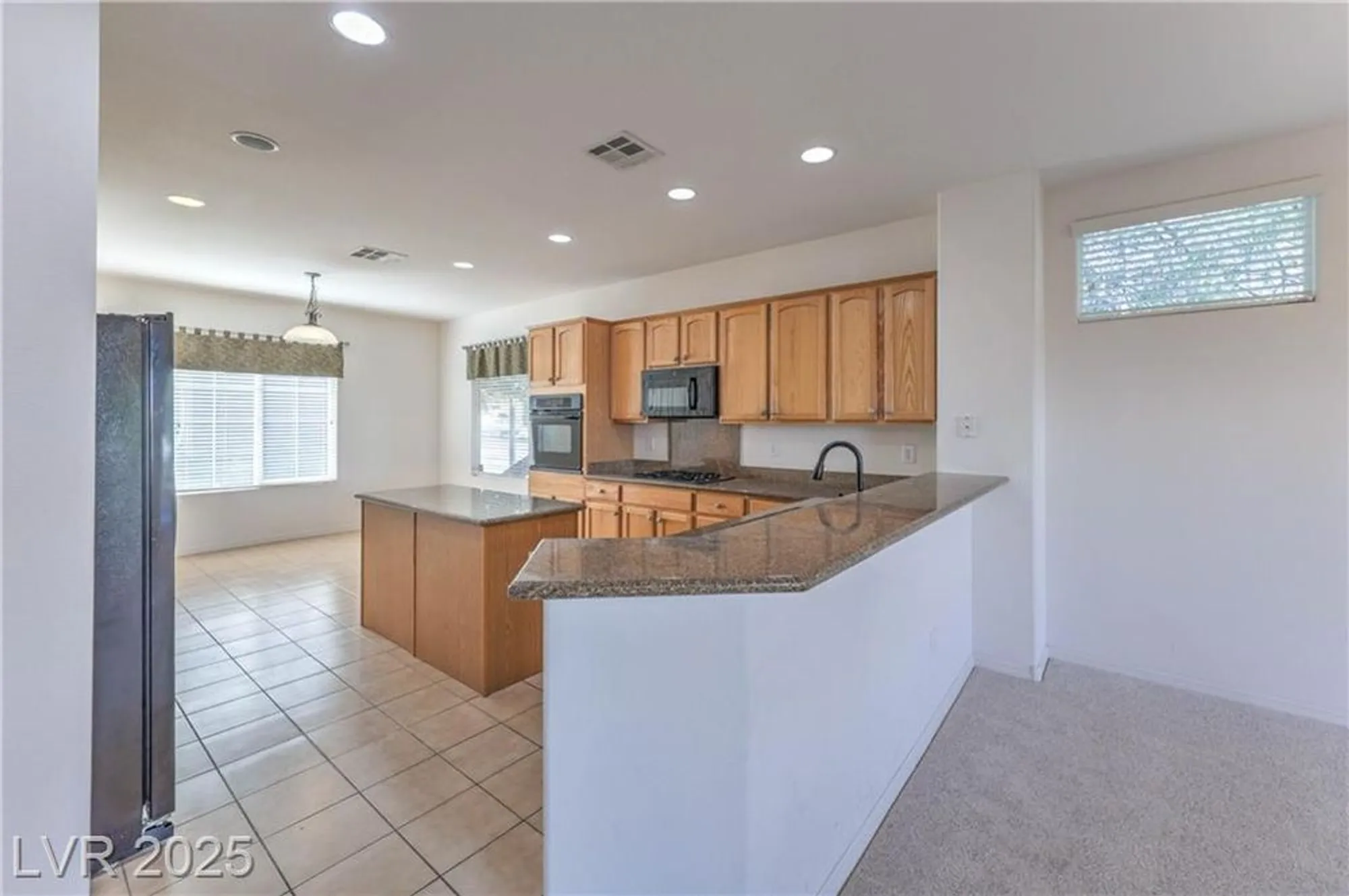 Property Slideshow image 16 of 52 | 2175 waterton rivers dr, Henderson, NV, 89044