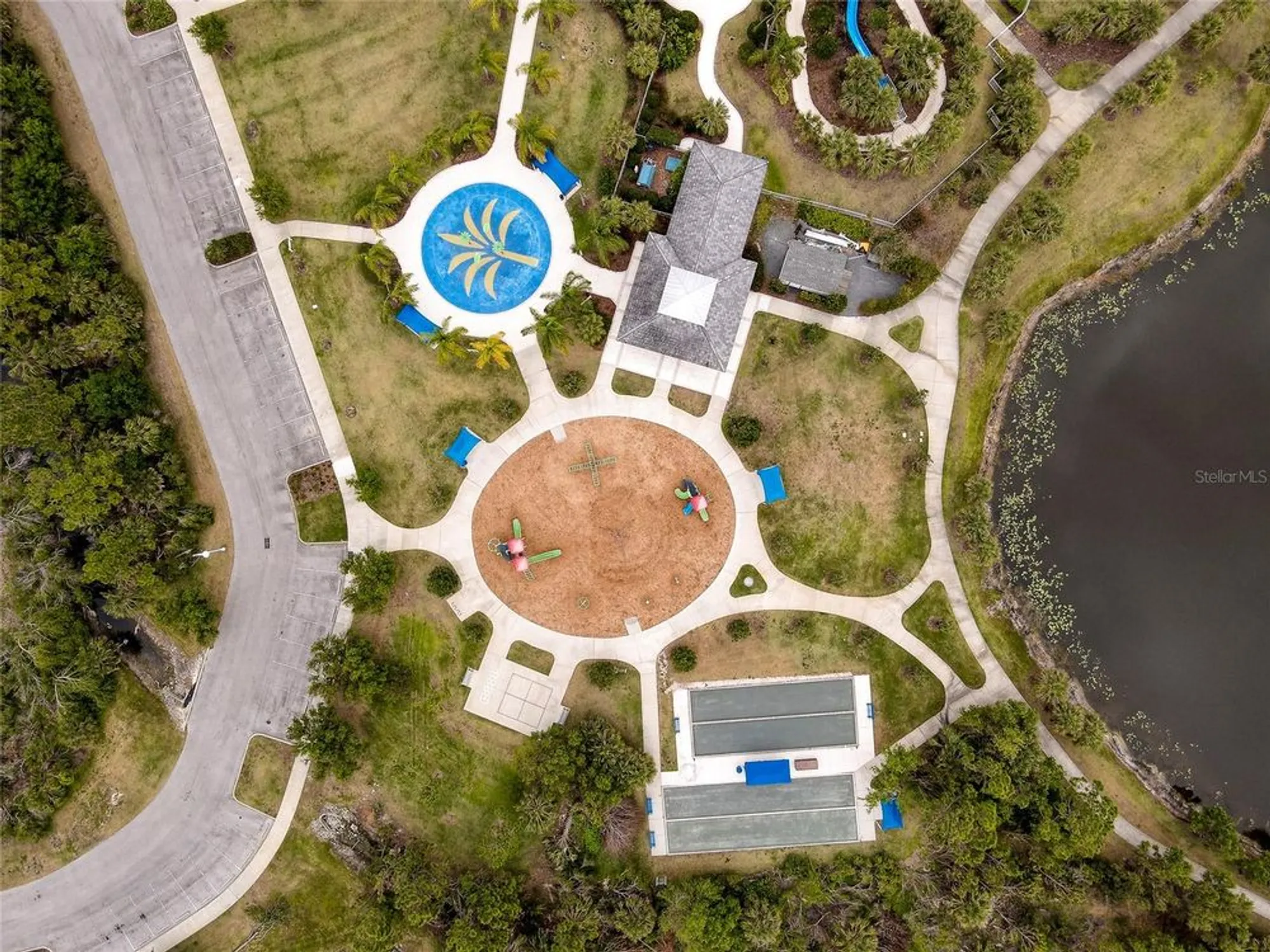 Property Slideshow image 49 of 59 | 21629 avon park ct, Venice, FL, 34293