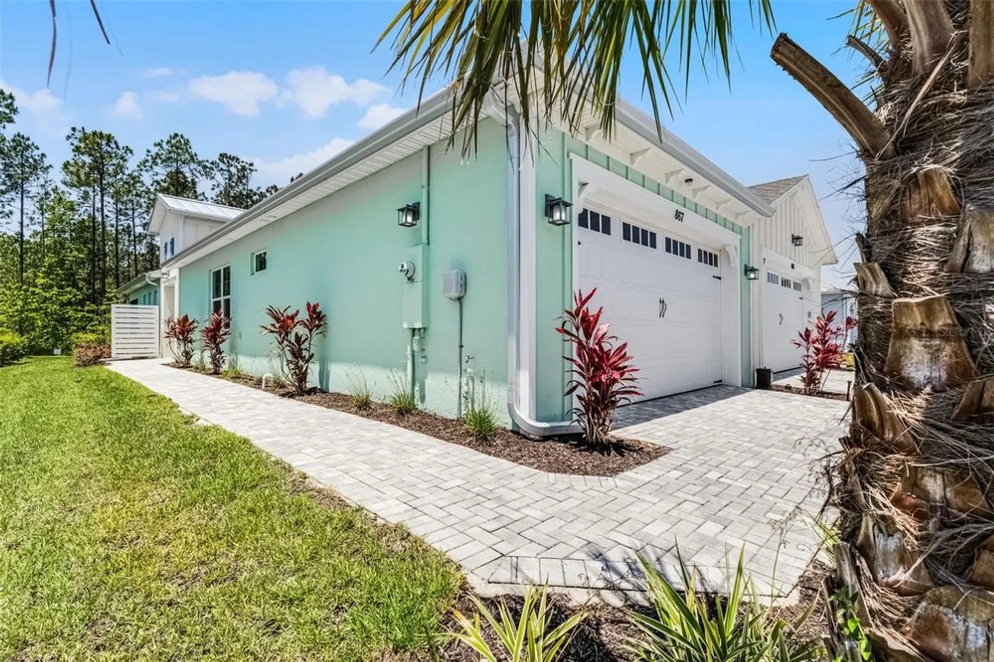 Property Slideshow image 3 of 40 | 867 bama breeze dr, Daytona Beach, FL, 32124