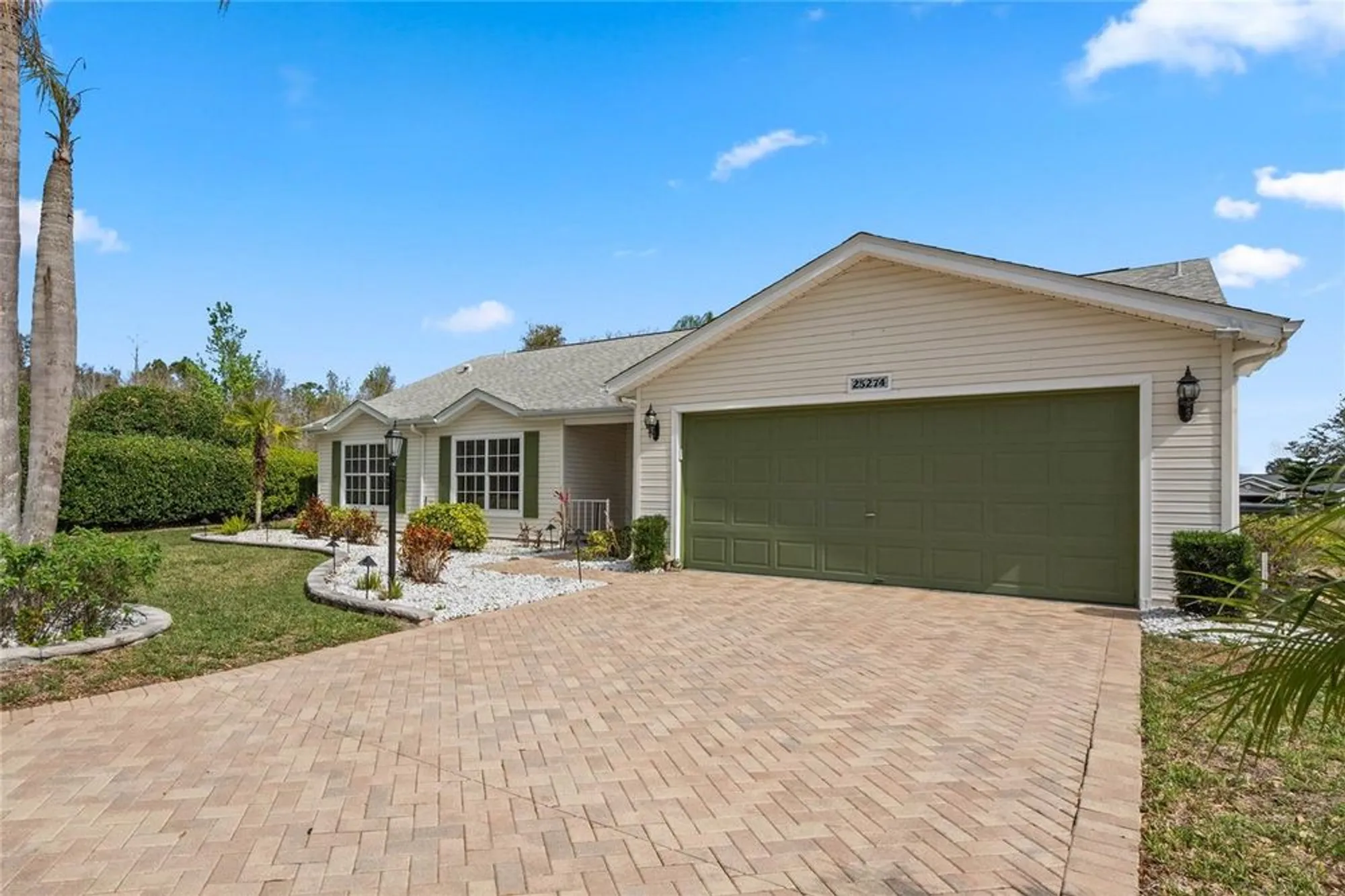 Property Slideshow image 5 of 59 | 25274 lost oak cir, Leesburg, FL, 34748