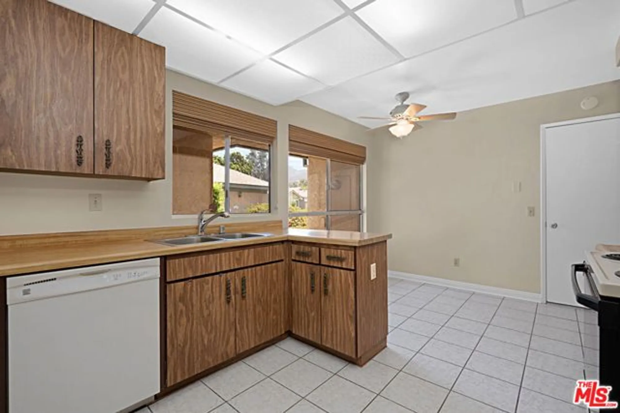 Property Slideshow image 8 of 27 | 25126 village 25, Camarillo, CA, 93012